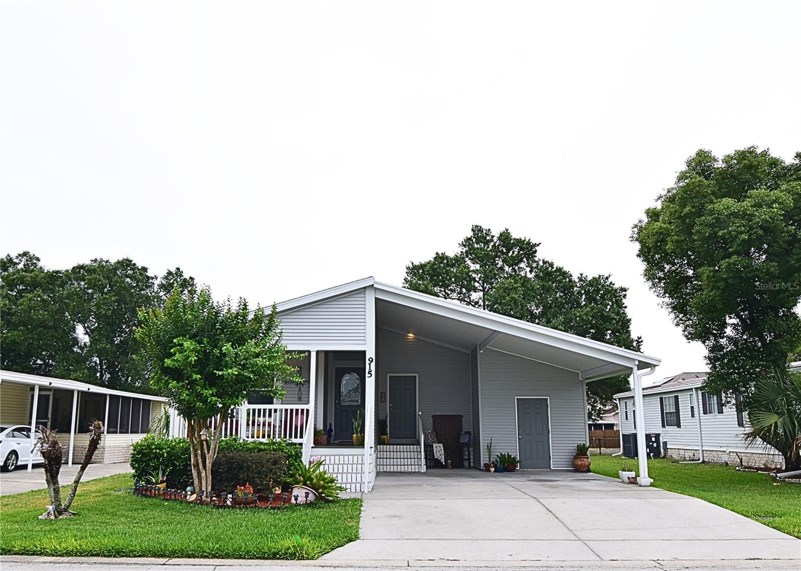 915 Lantania Place, FL