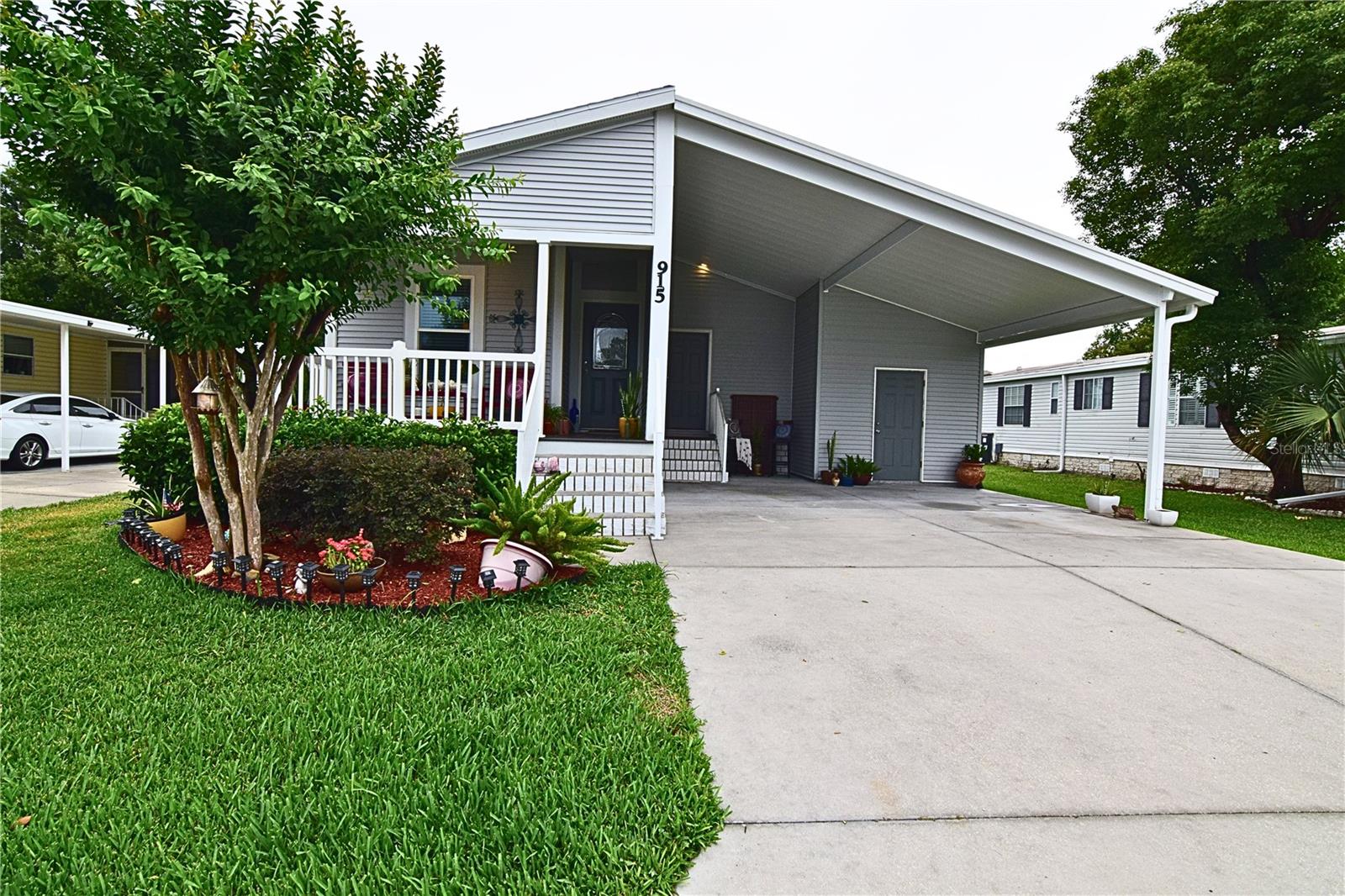 915 Lantania Place, FL