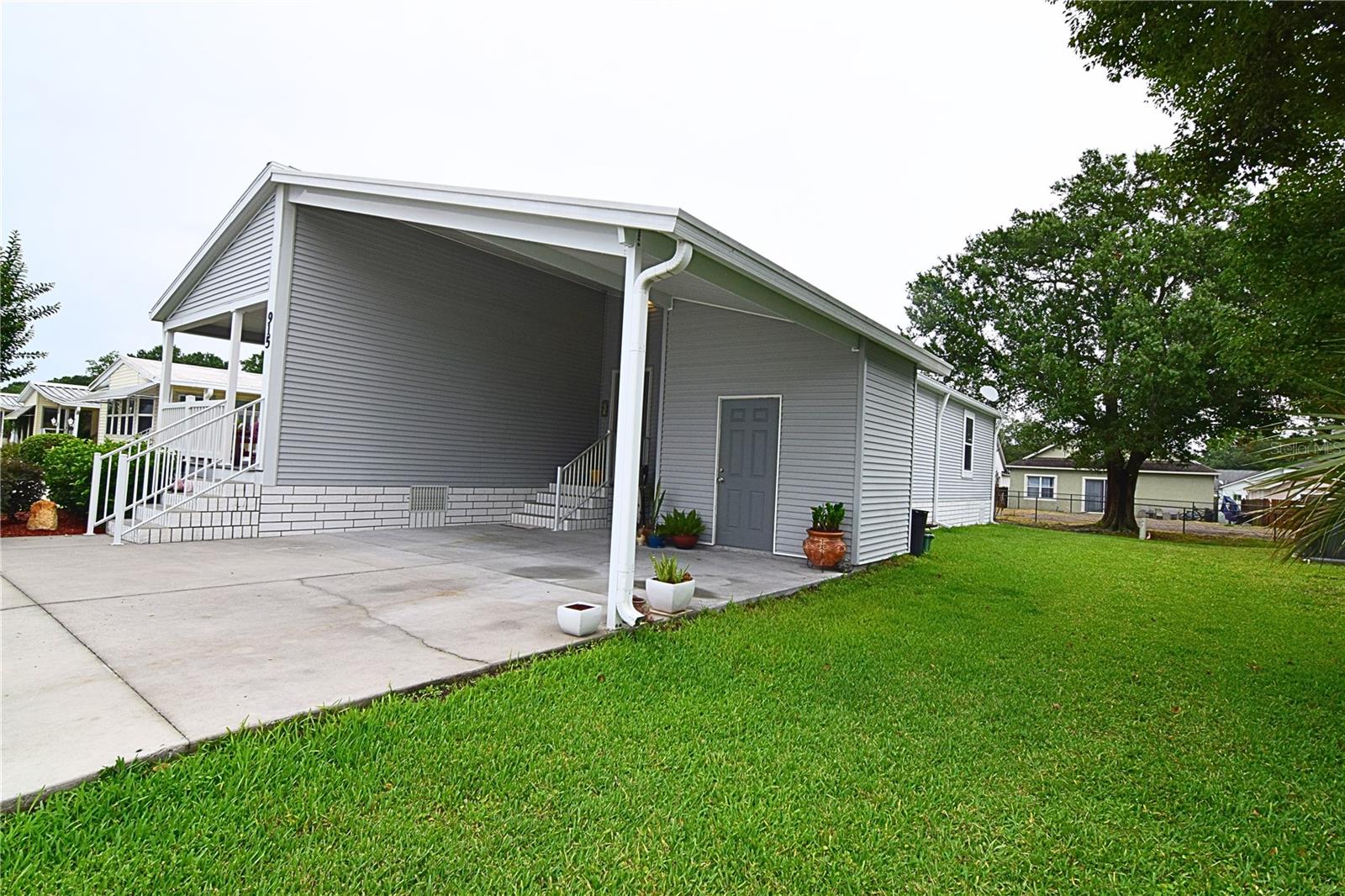 915 Lantania Place, FL