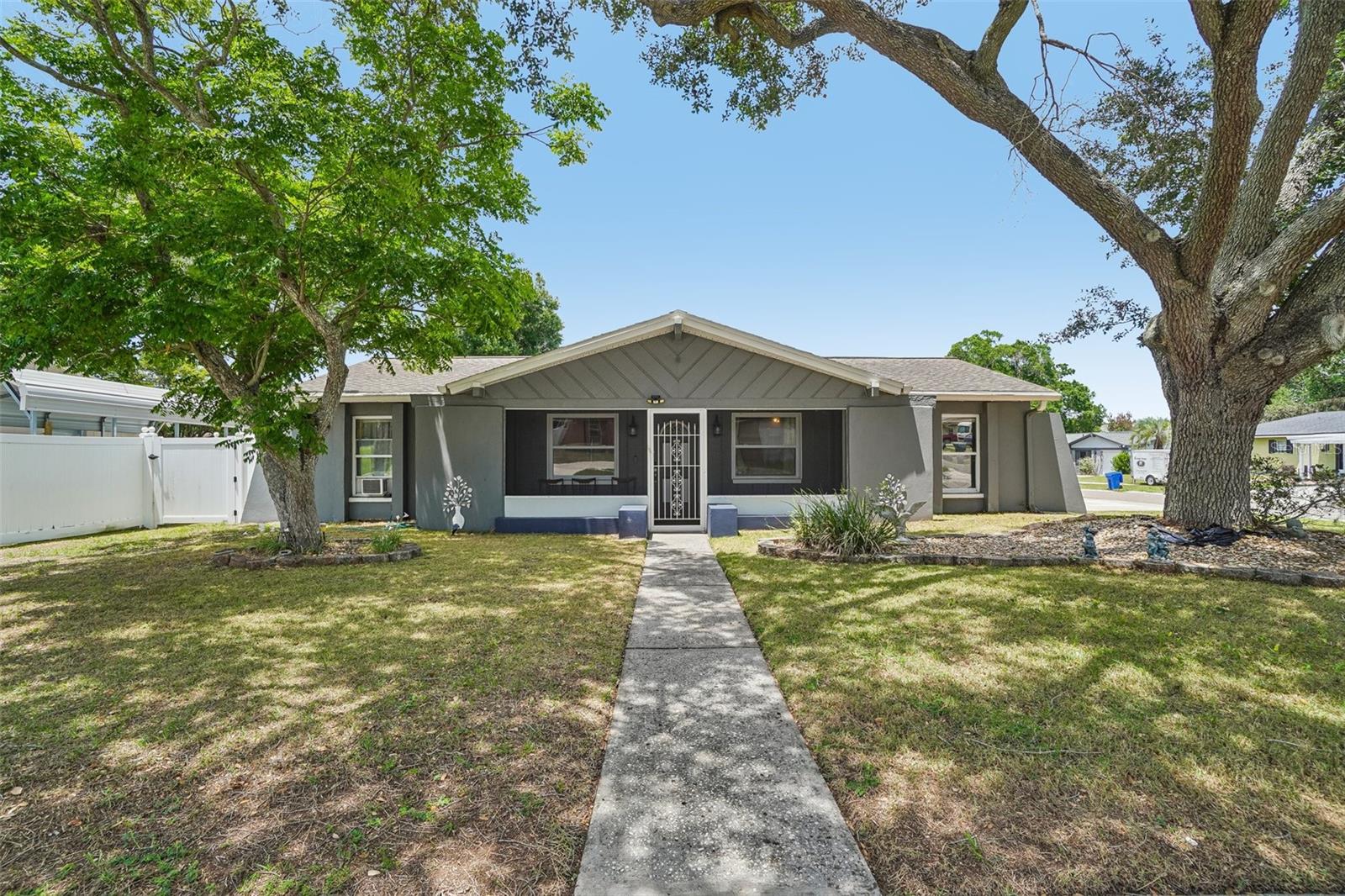 2220 Whitney Pl, FL