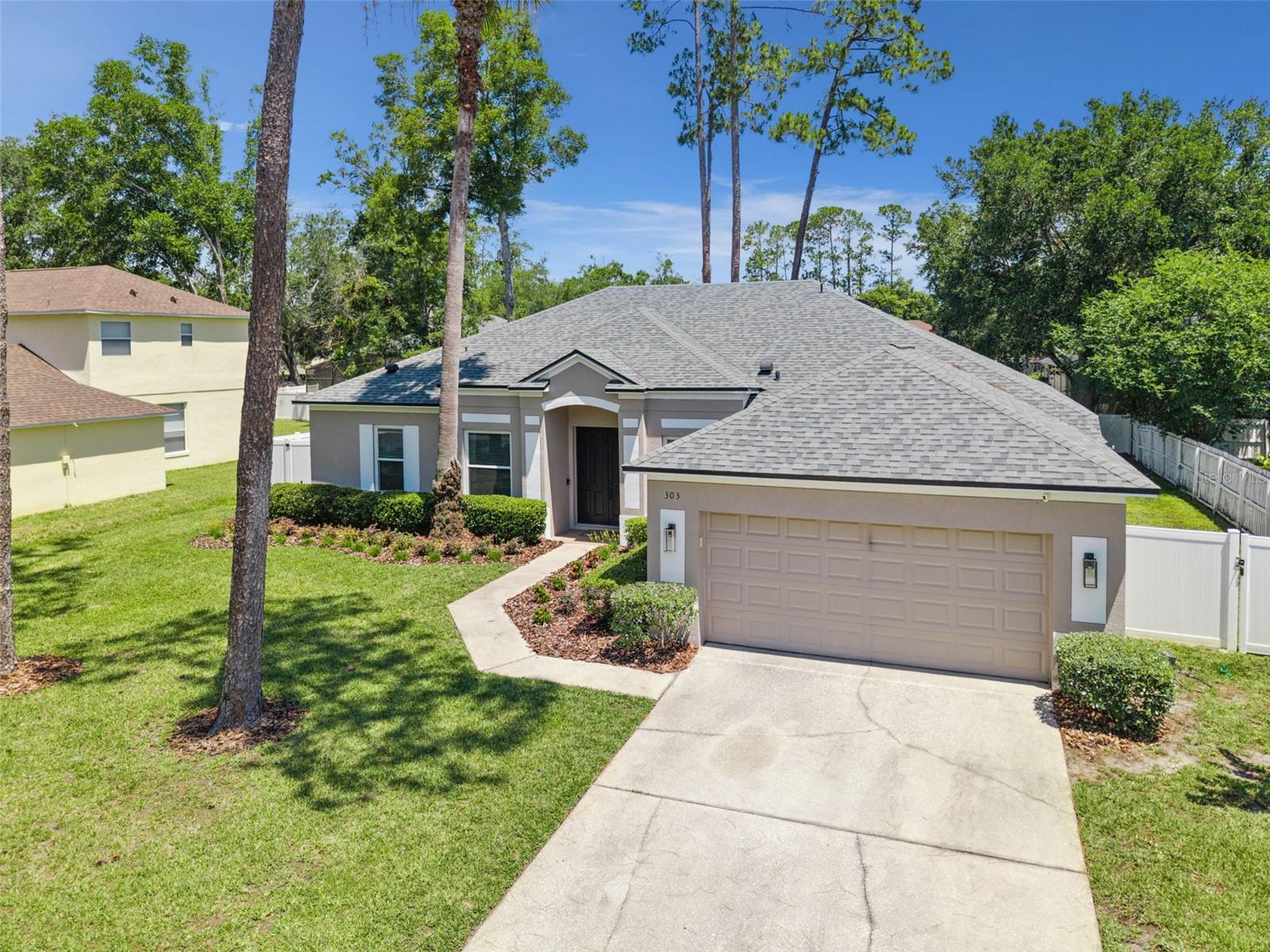 303 Pinestraw Circle, FL
