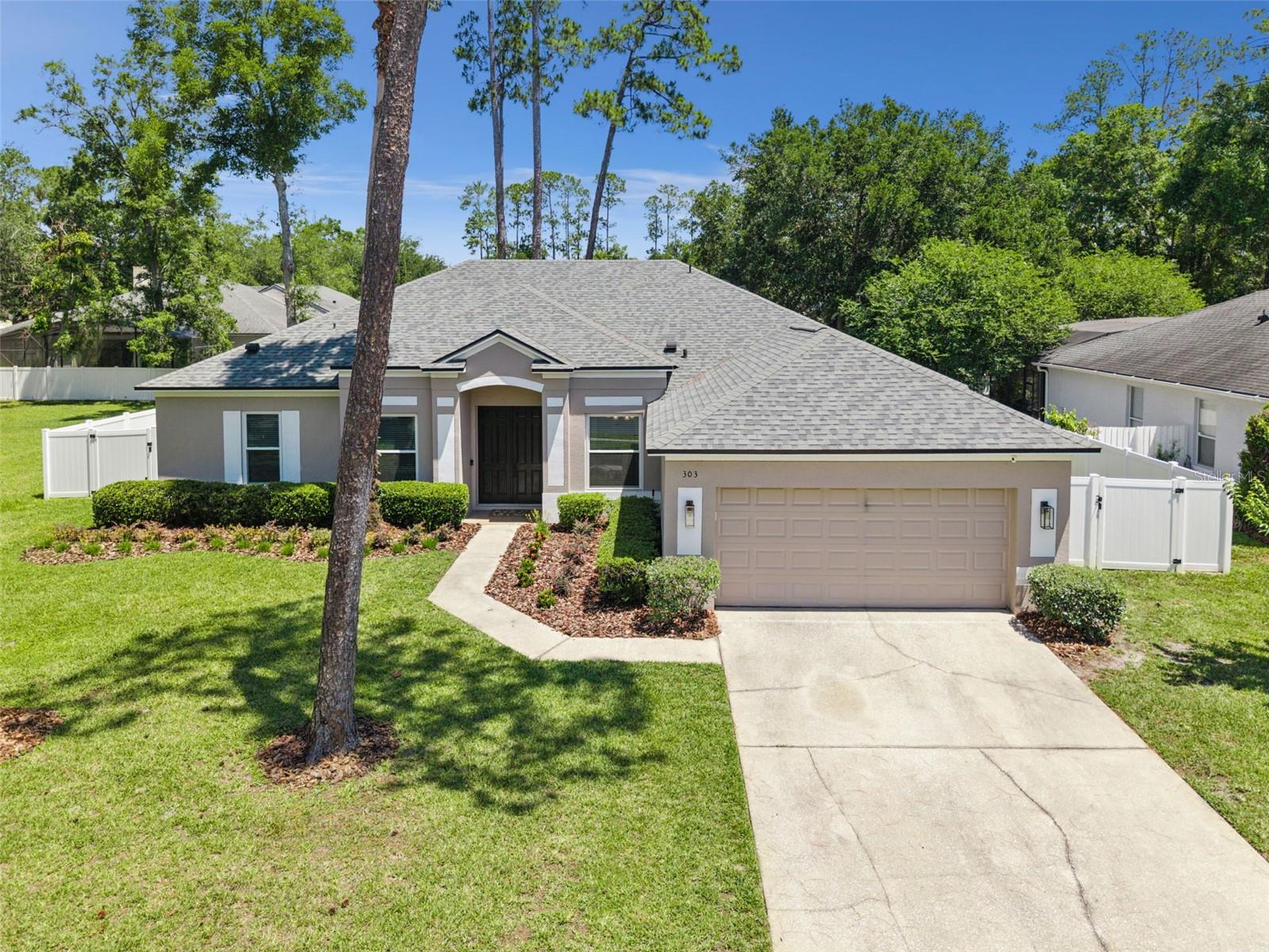 303 Pinestraw Circle, FL