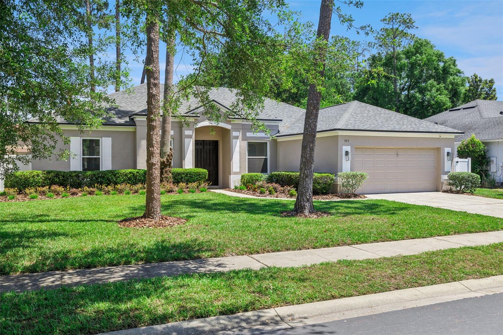 303 Pinestraw Circle, FL