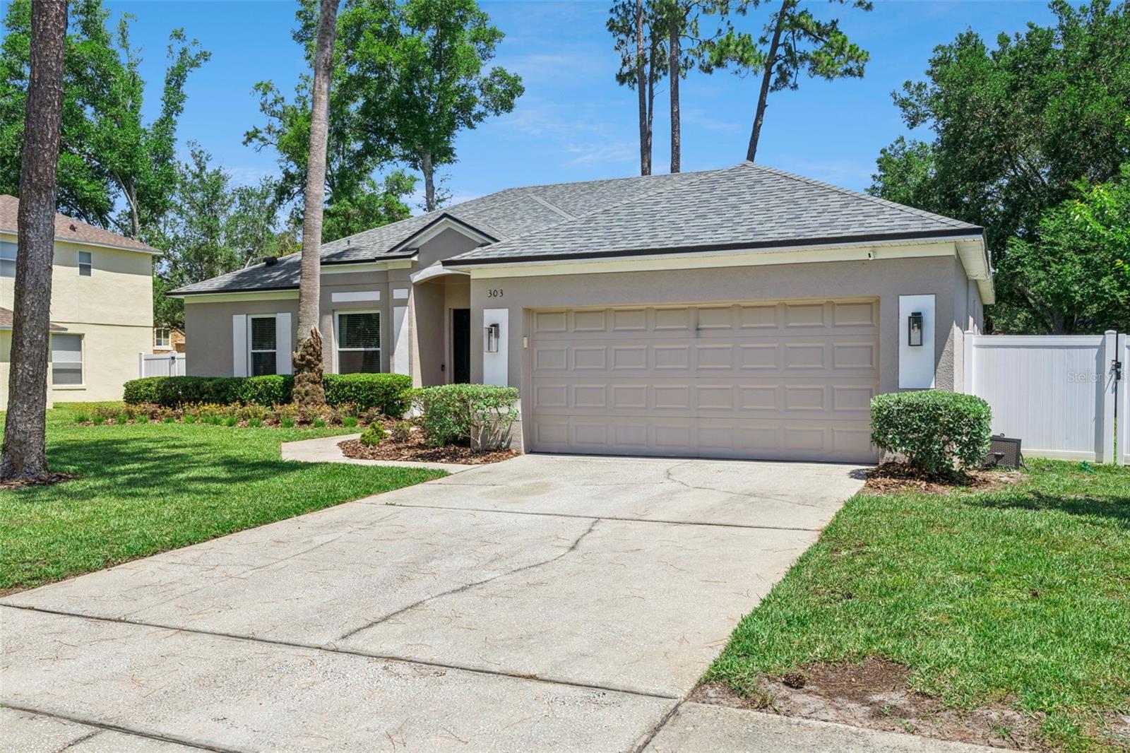 303 Pinestraw Circle, FL