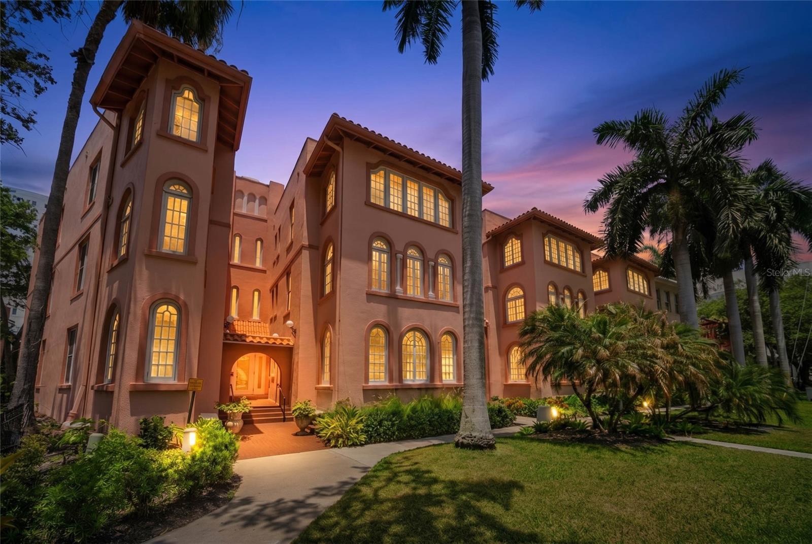 1221 Palm Avenue, FL