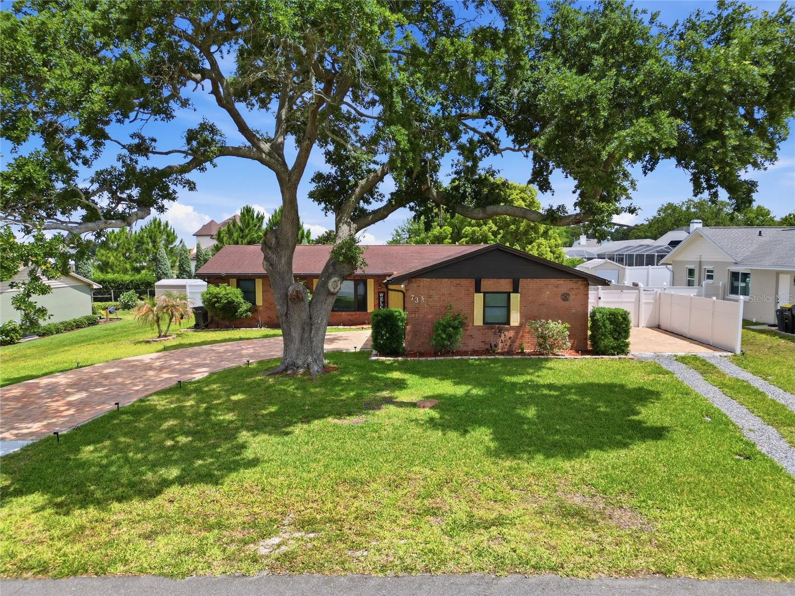 736 Scott Lake Village, FL