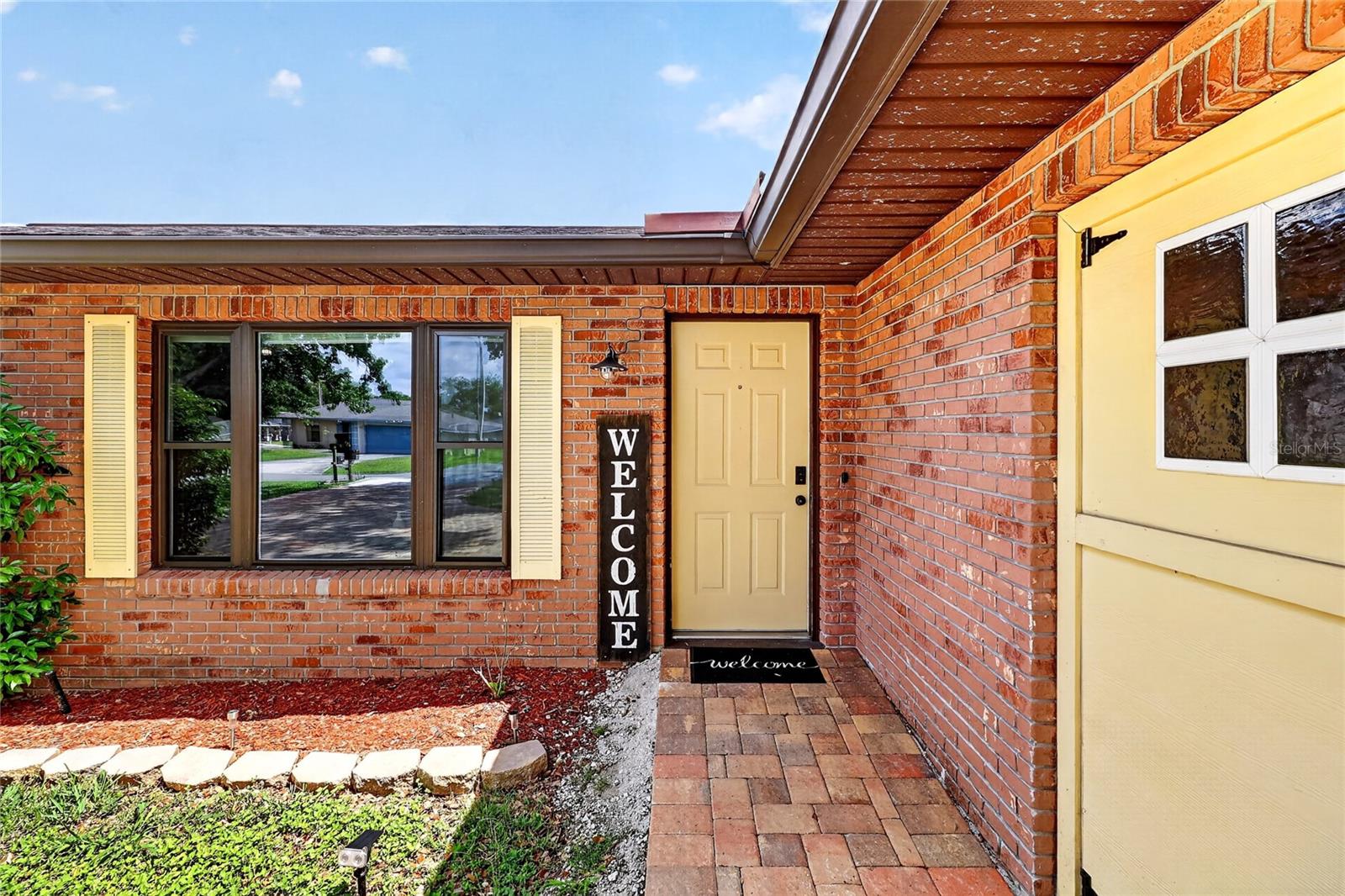736 Scott Lake Village, FL