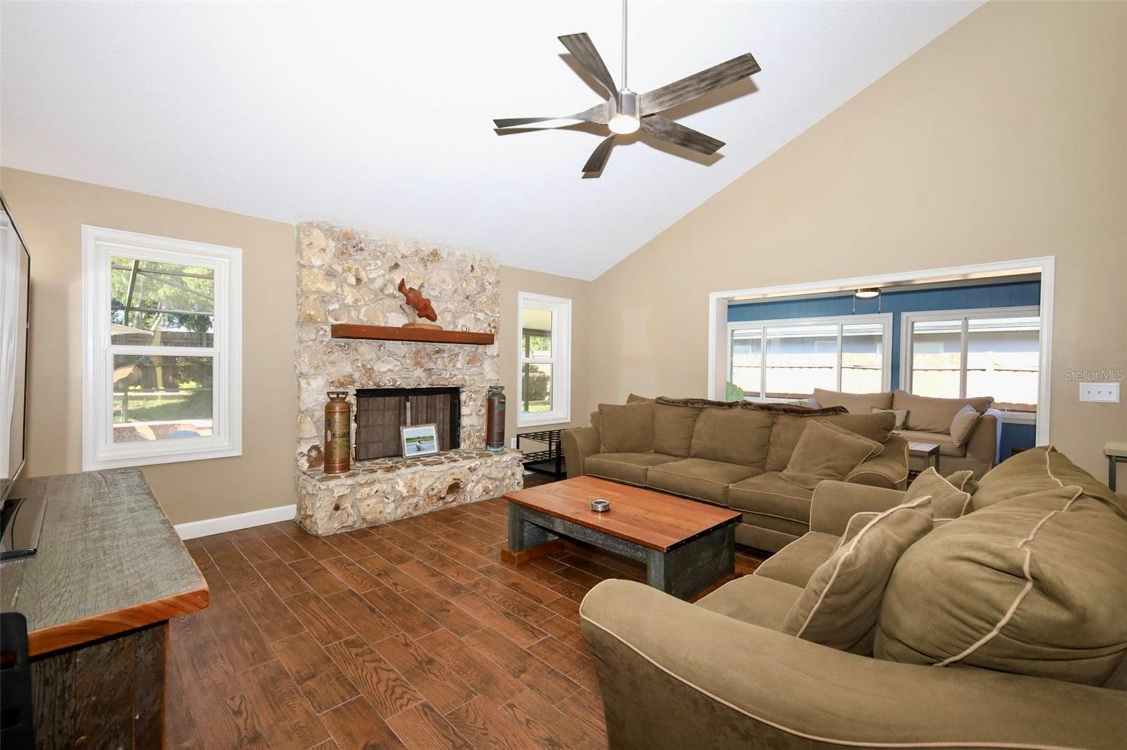 885 Woodgate Trail, FL
