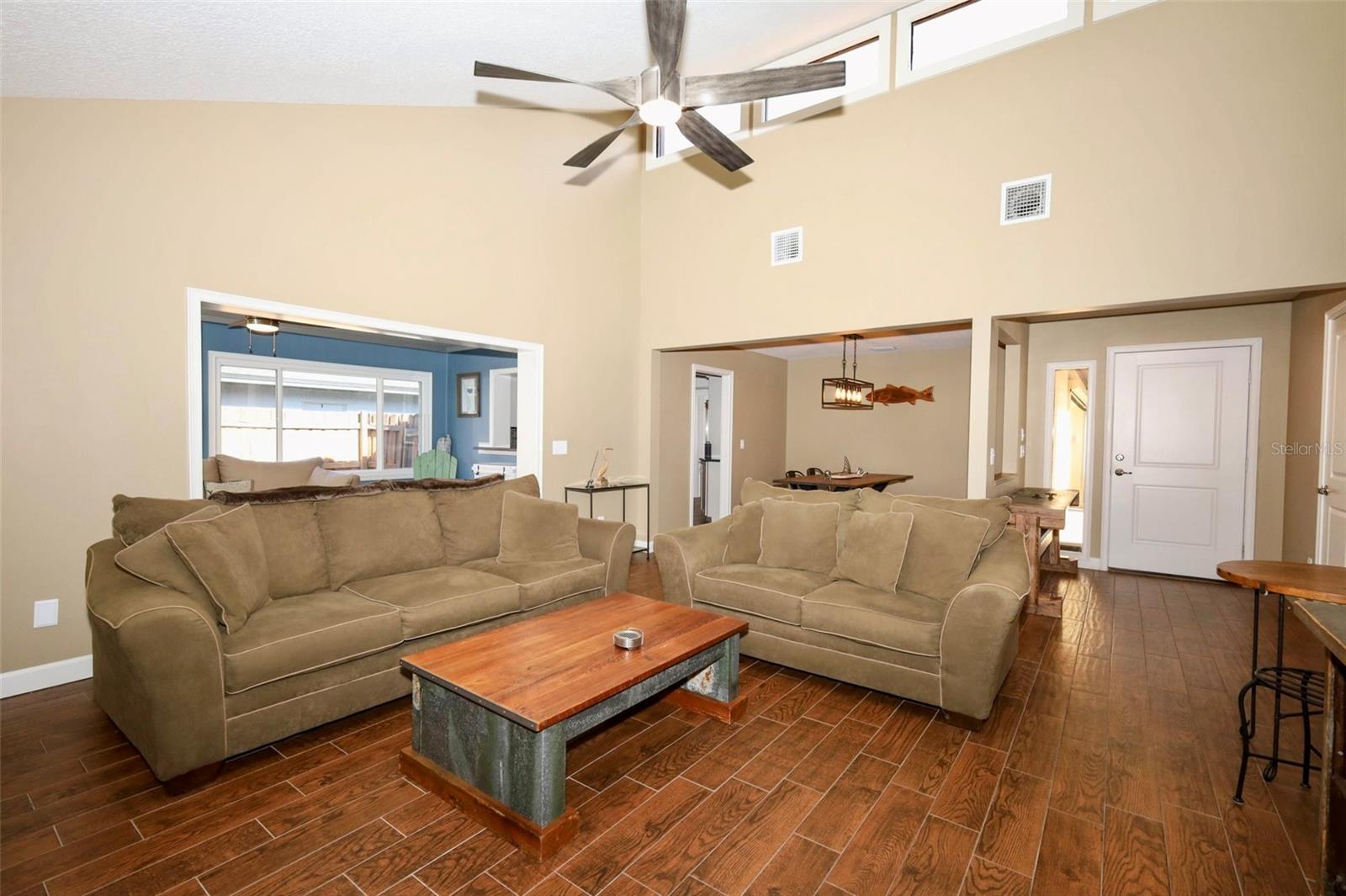 885 Woodgate Trail, FL