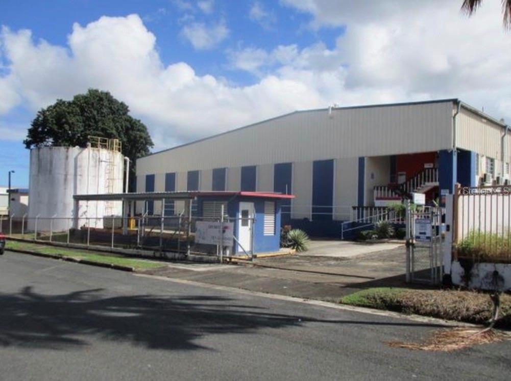 Warehouse Jardines Carolina, Rosendo Vela Acosta St., PR
