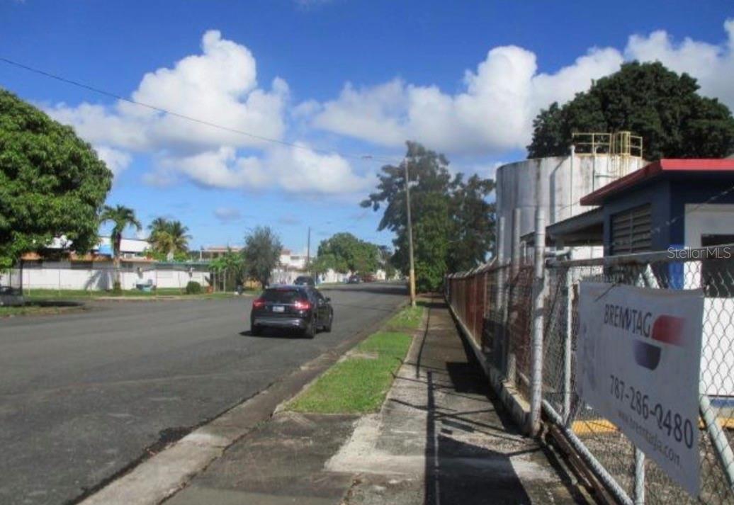 Warehouse Jardines Carolina, Rosendo Vela Acosta St., PR