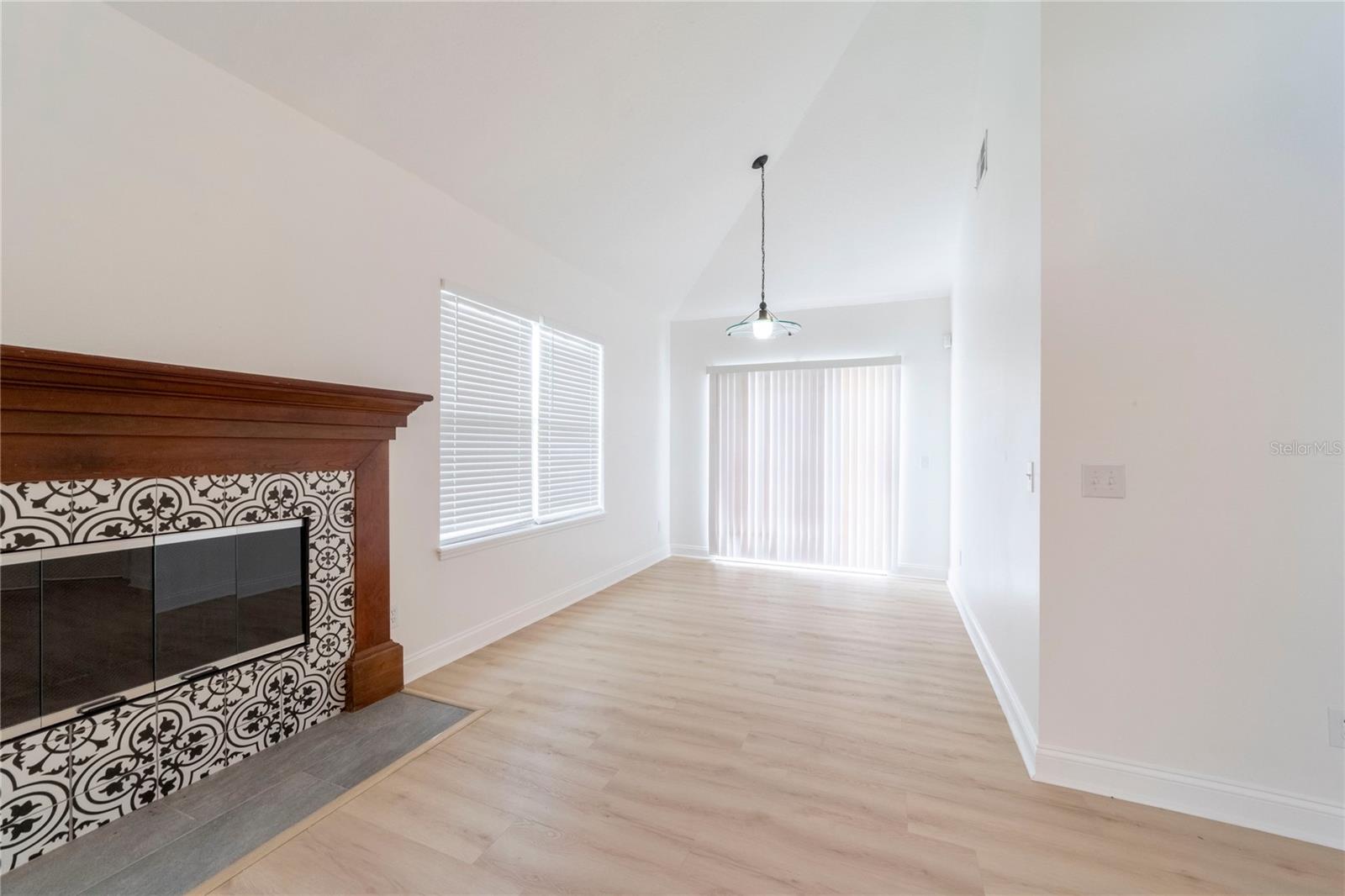 499 Julian Lane, FL