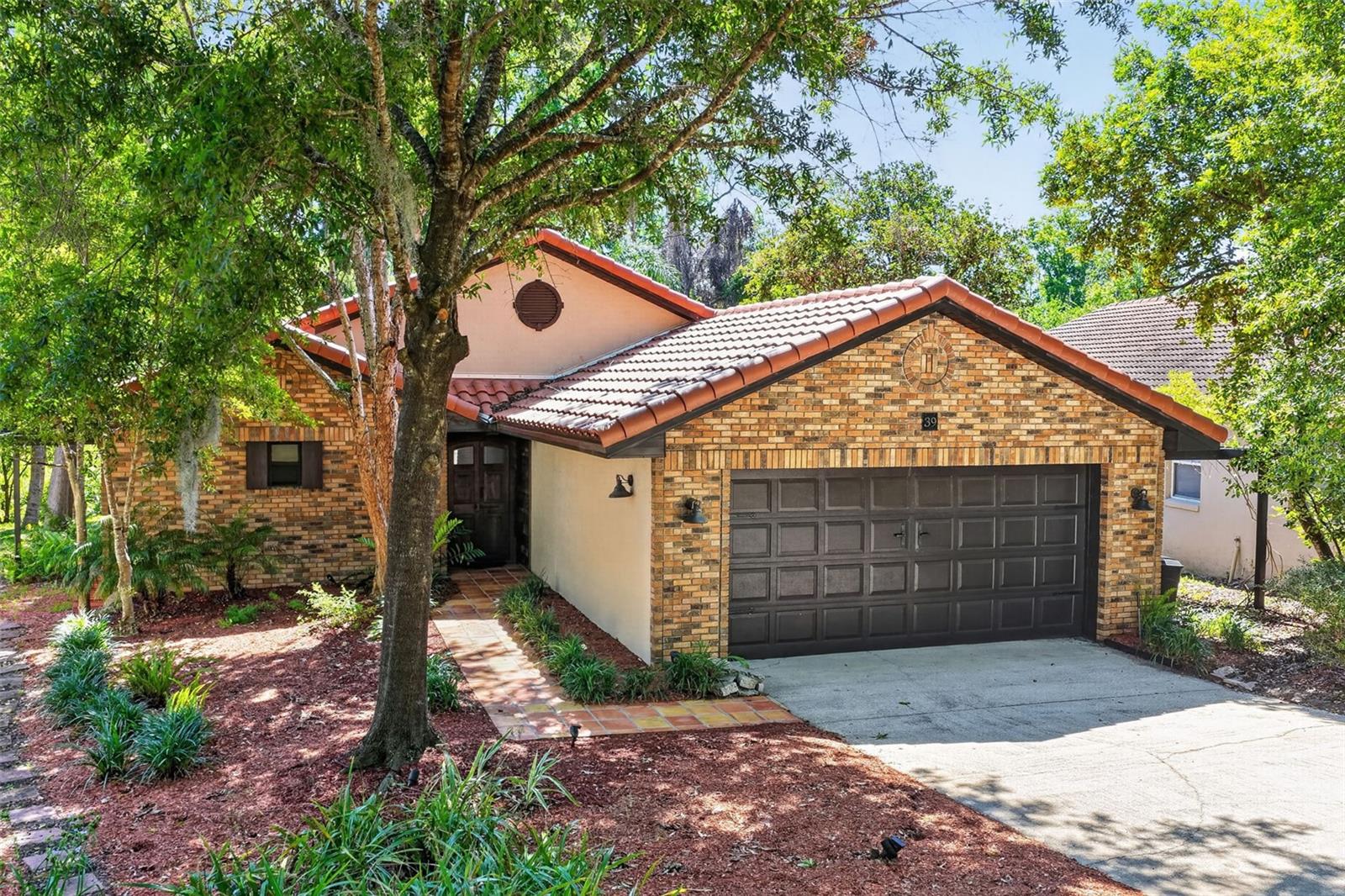 39 Forest Ln, FL