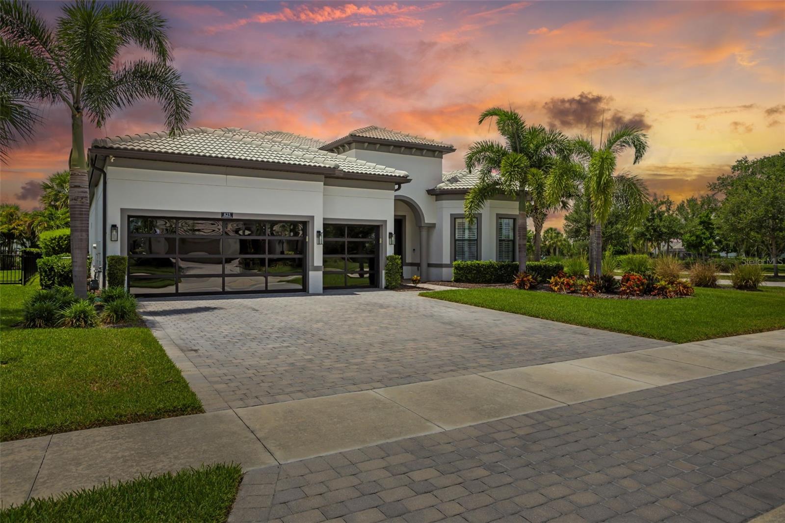 825 Seascape Place, FL