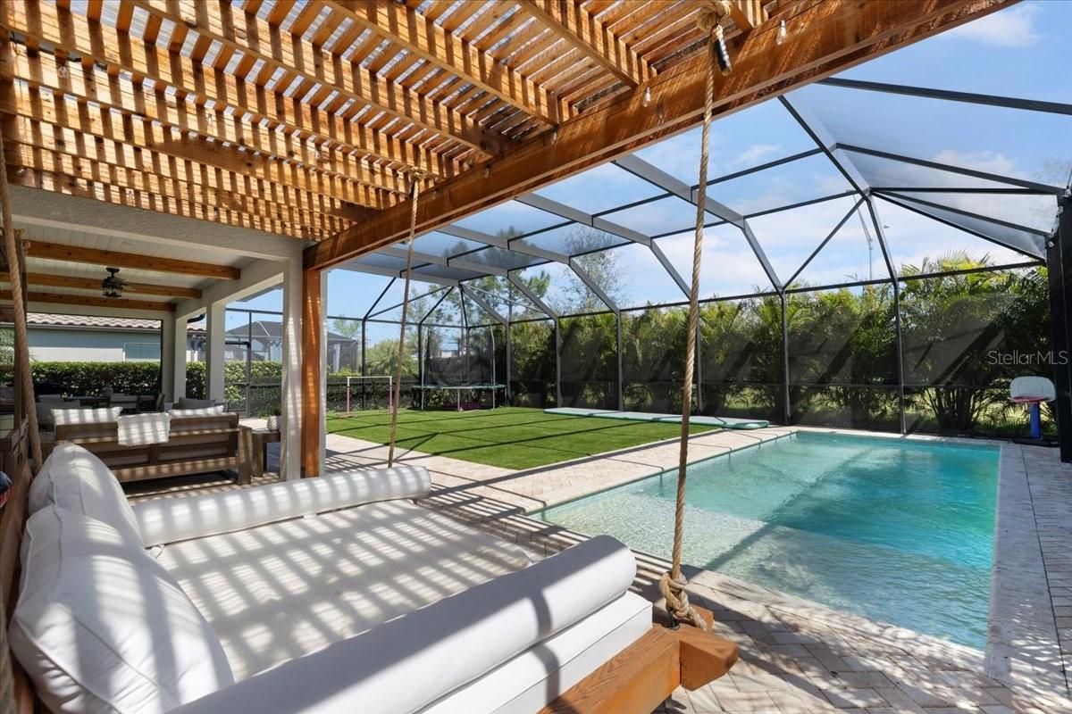 2017 Woodleaf Hammock Court, FL