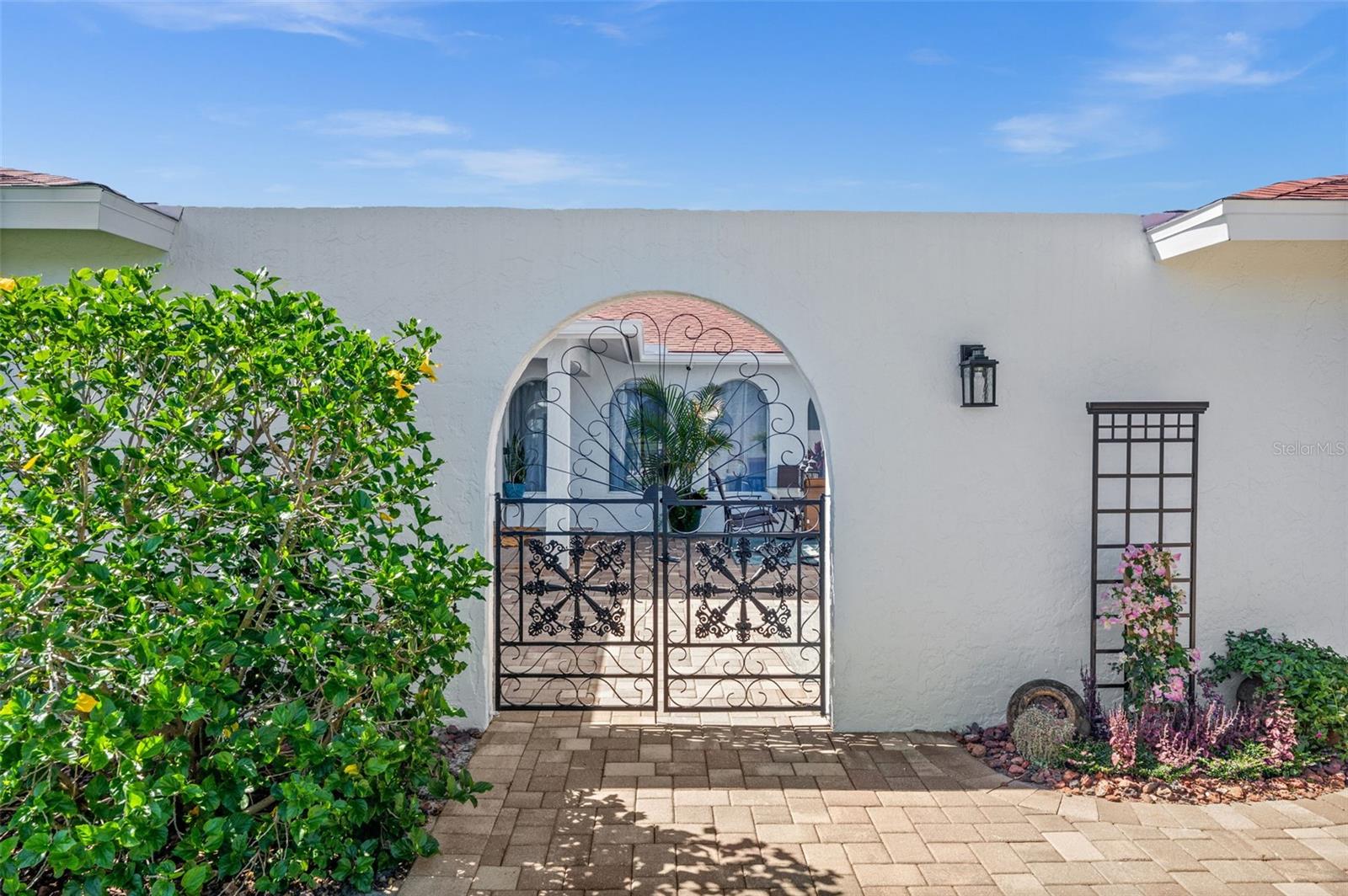 1432 Venetian Court, FL
