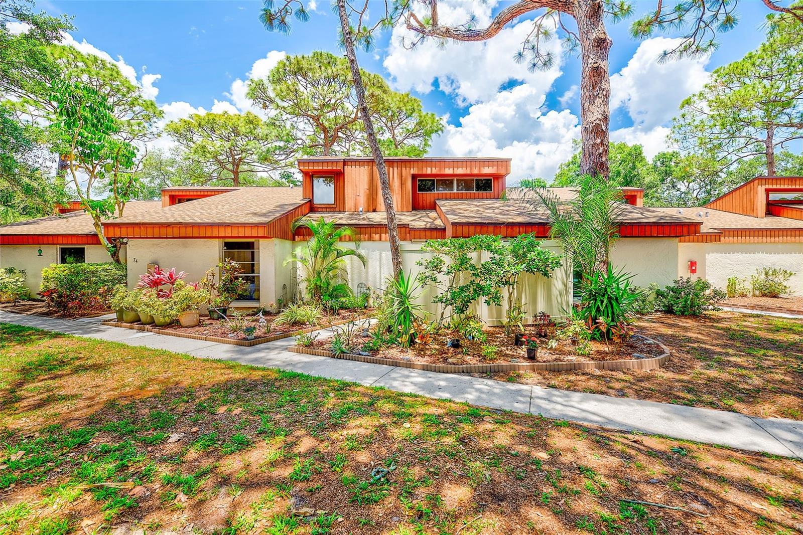 2064 Sunset Point Rd #73, FL