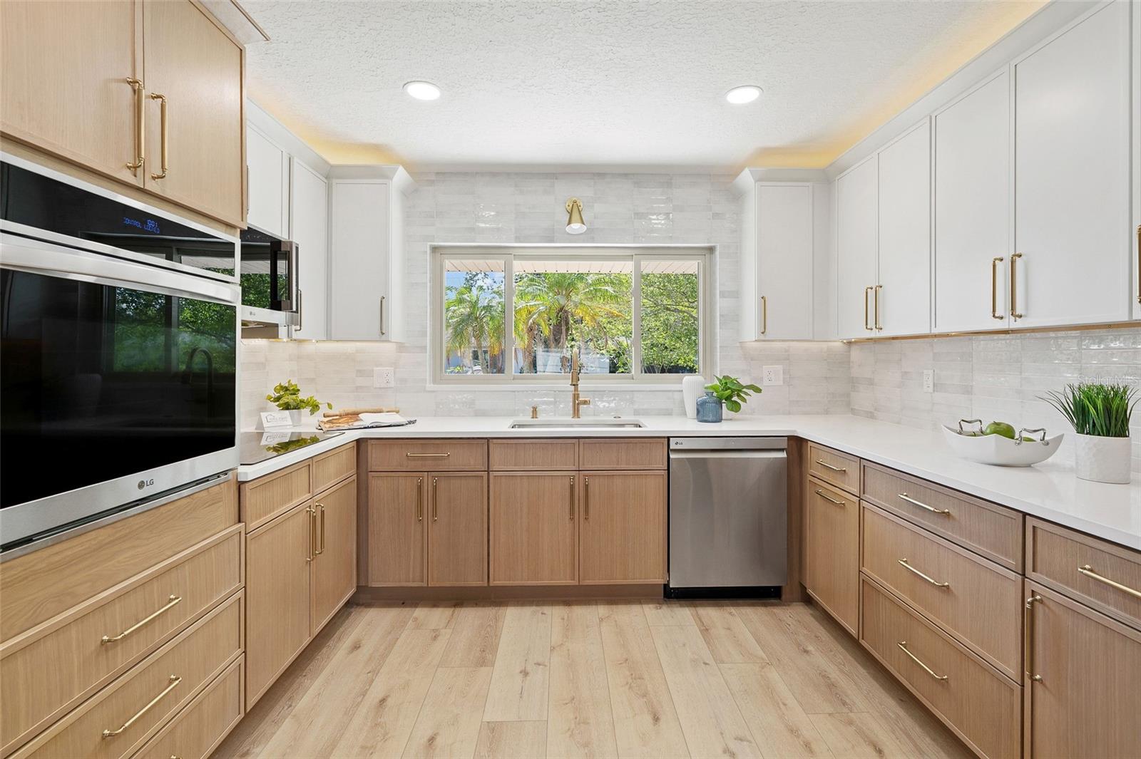 1100 Canterbury Road, FL
