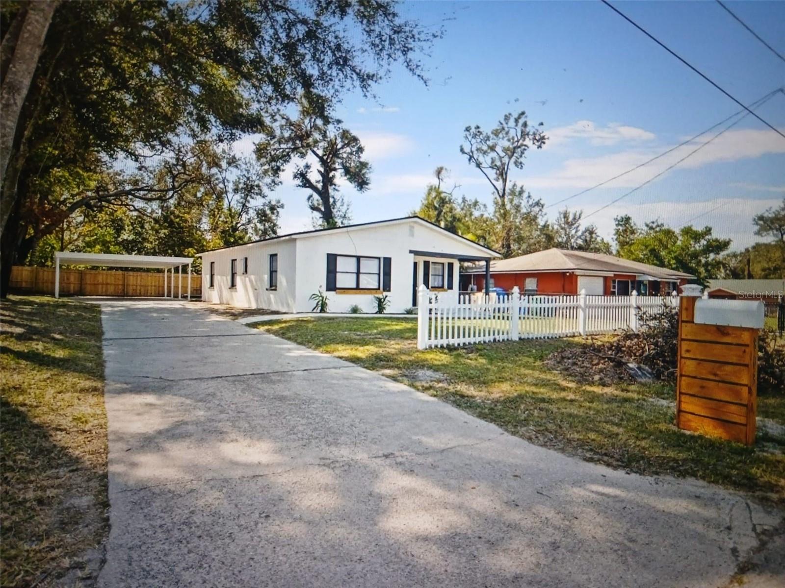 803 Castle Court, FL