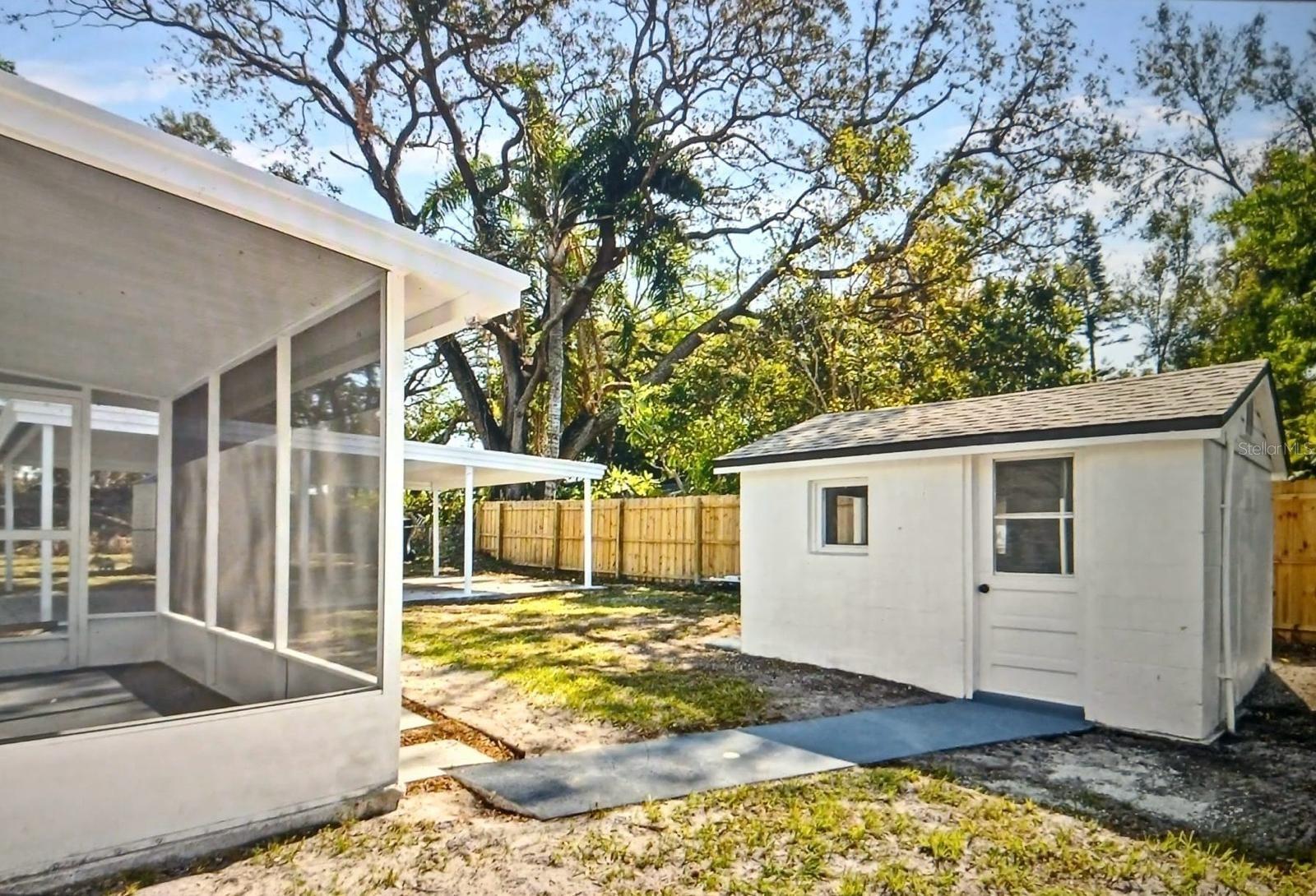 803 Castle Court, FL