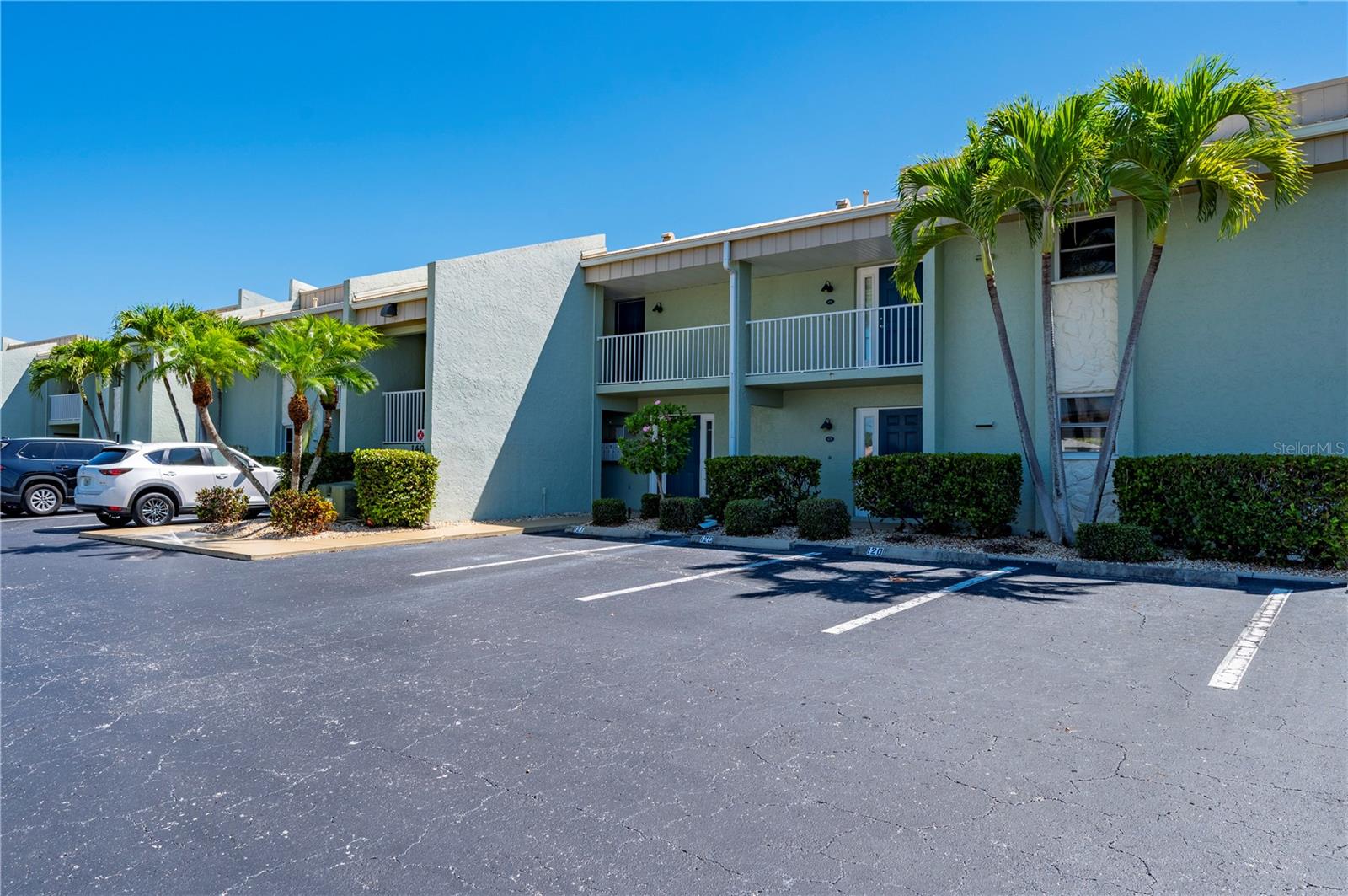 1400 Mineo Drive, FL
