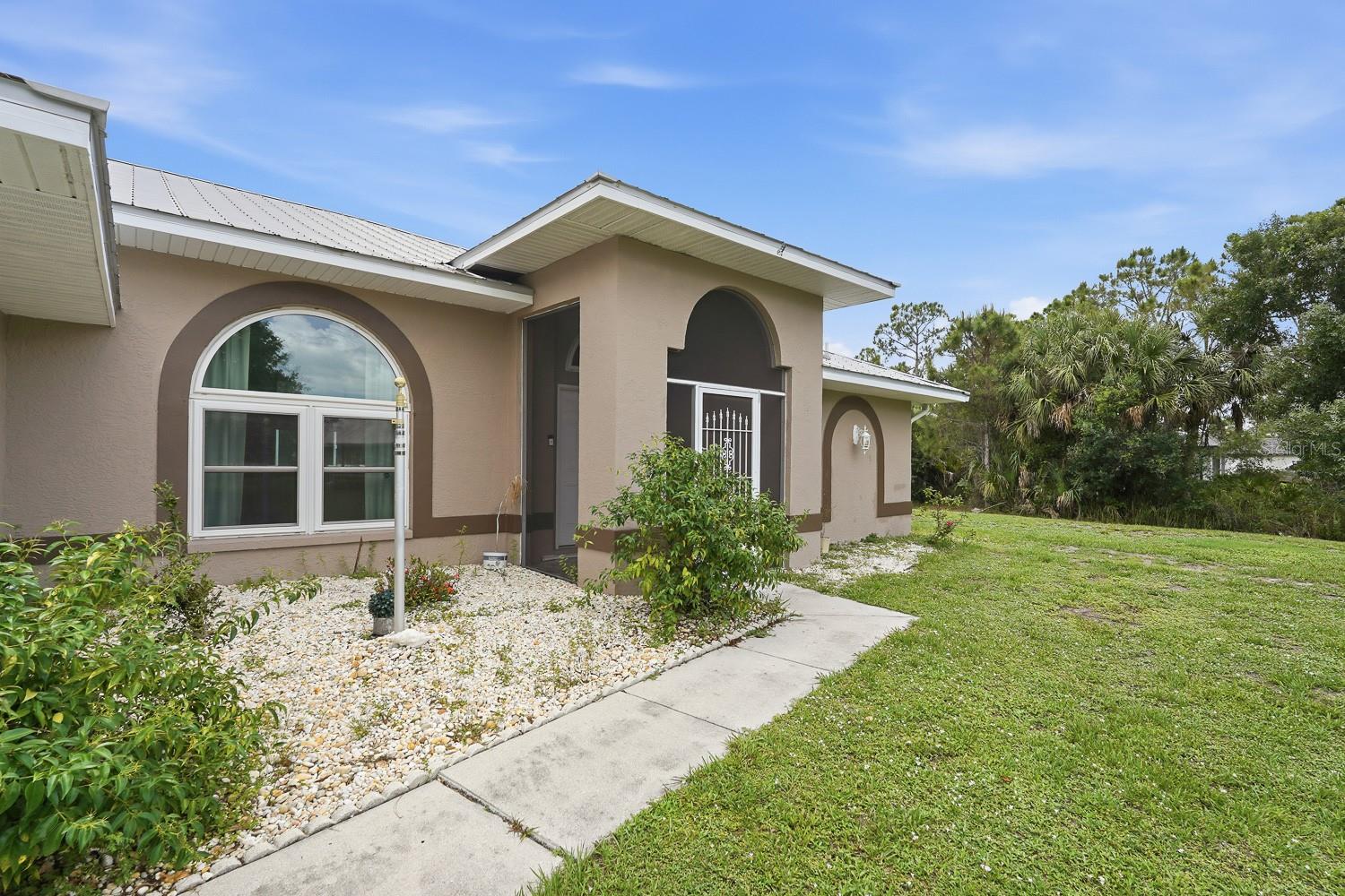 54 Triangle Street, FL