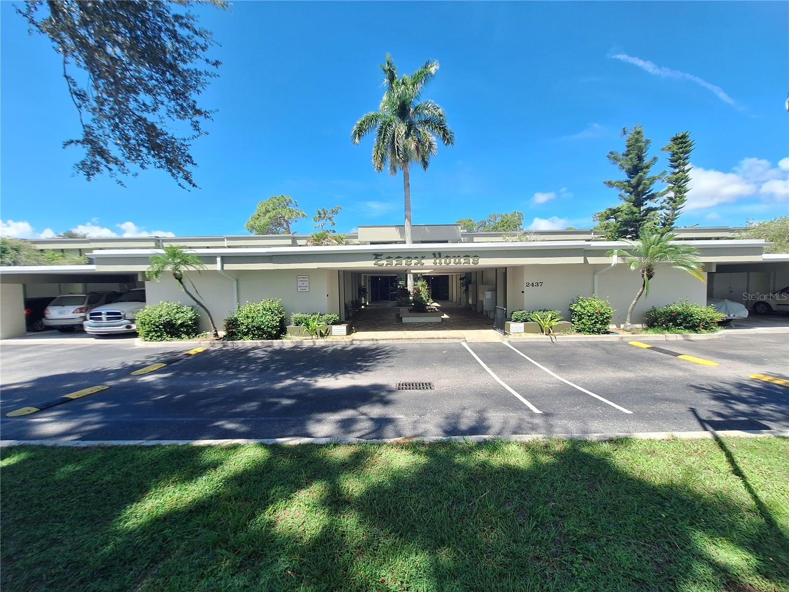 2437 Harbor Blvd #202, FL