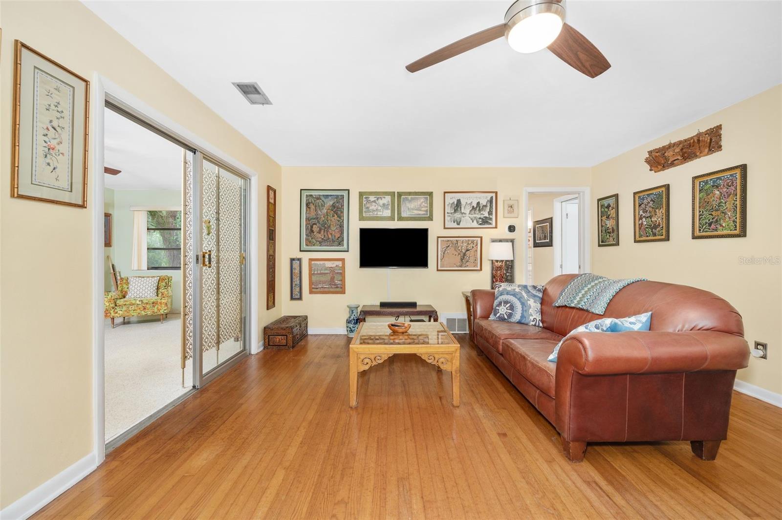 318 40th Terrace, FL
