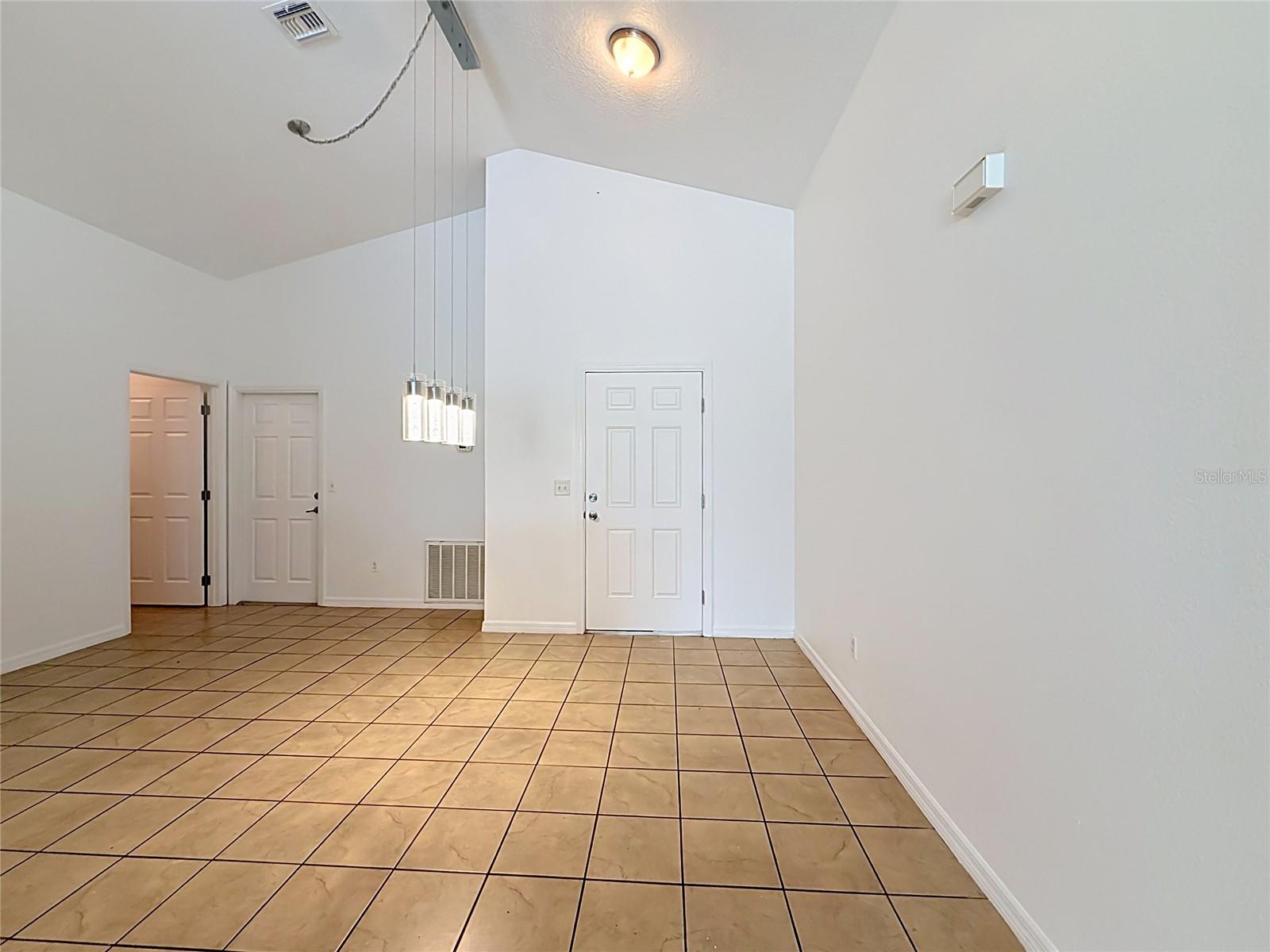 127 Stewart Lake Loop, FL