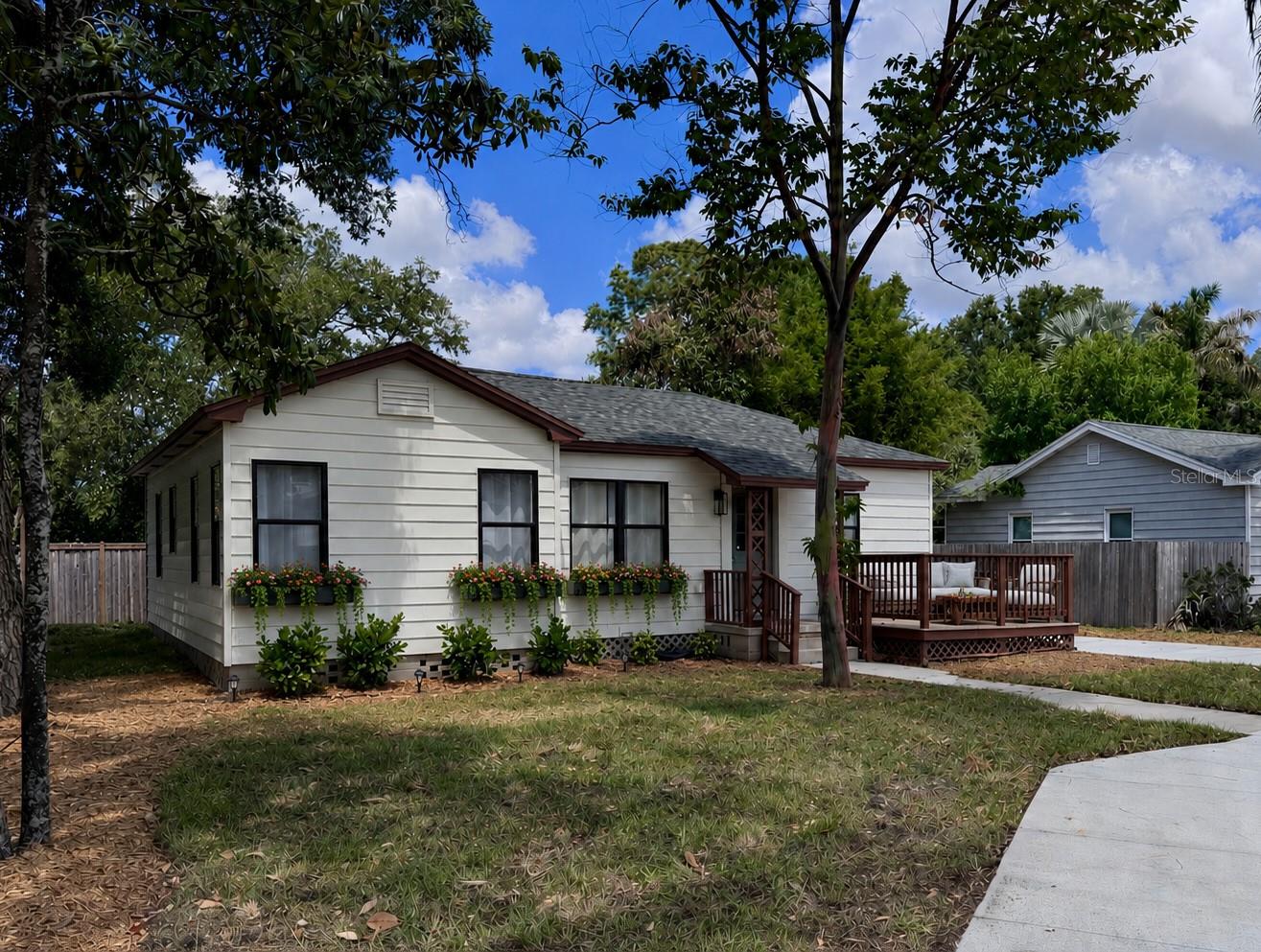 4202 Seminole Avenue, FL
