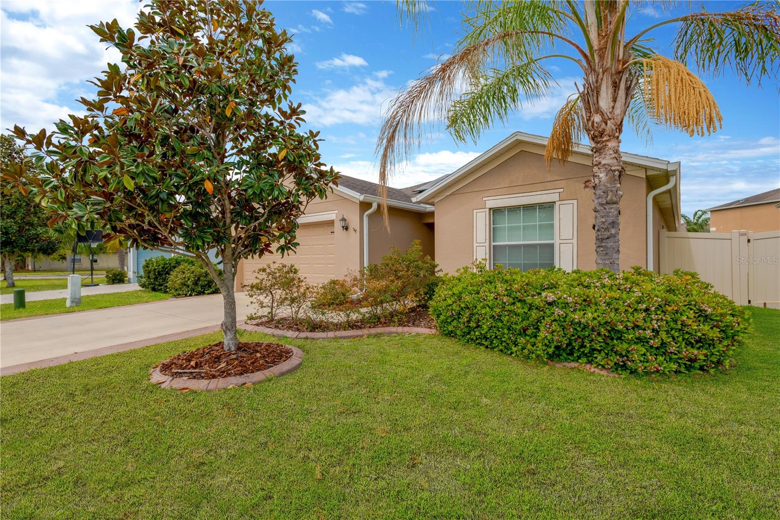8529 Hunters Fork Loop, FL