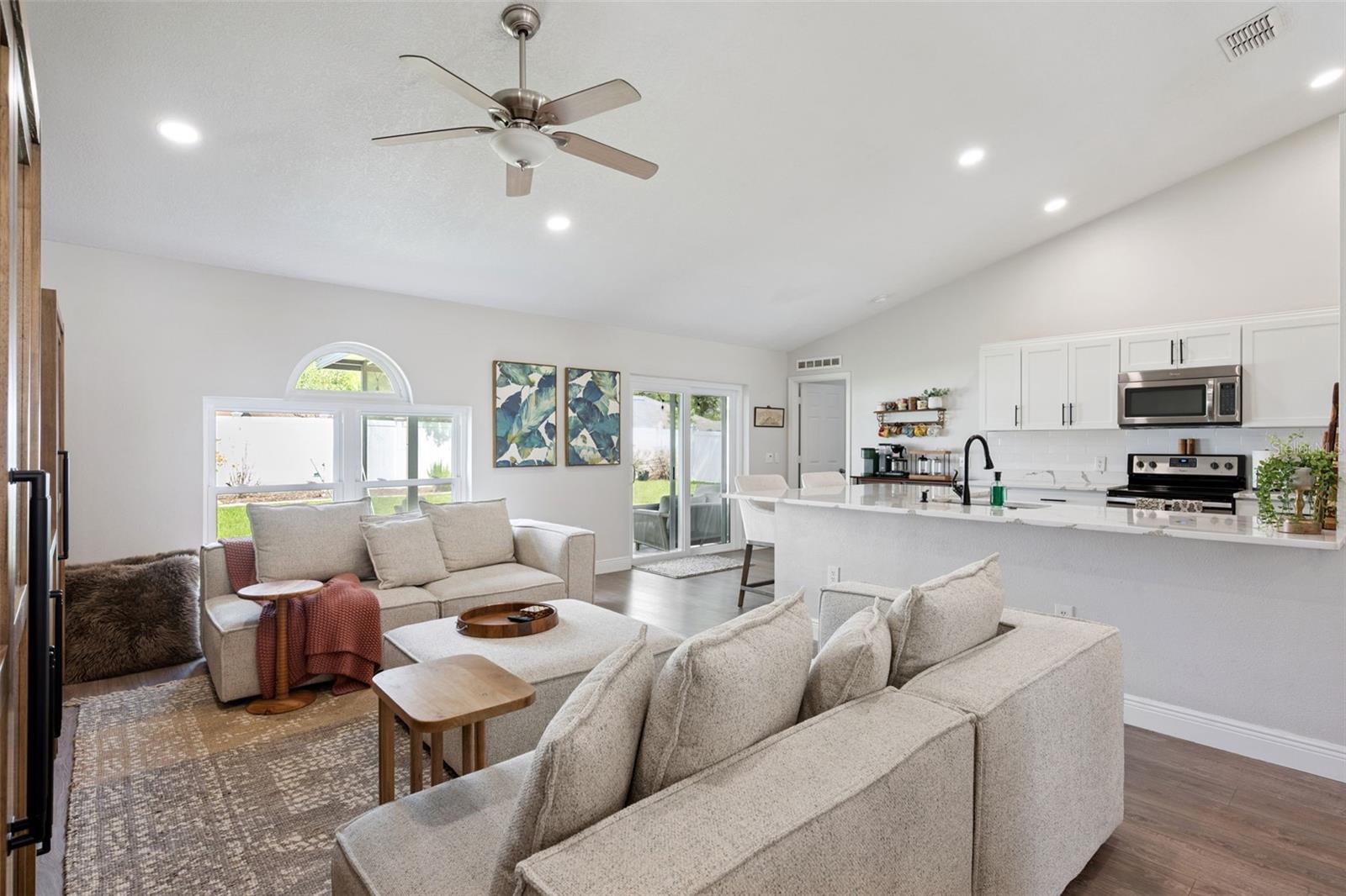 33 Timbercreek Pines Circle, FL