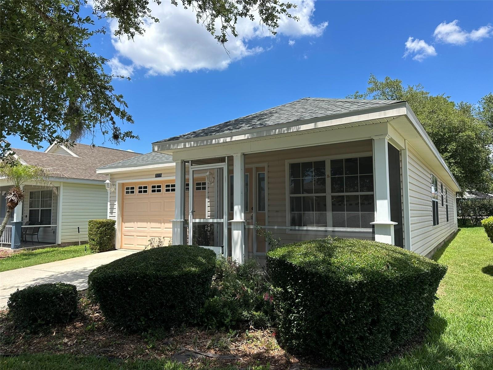 25335 Cranes Roost Cir, FL