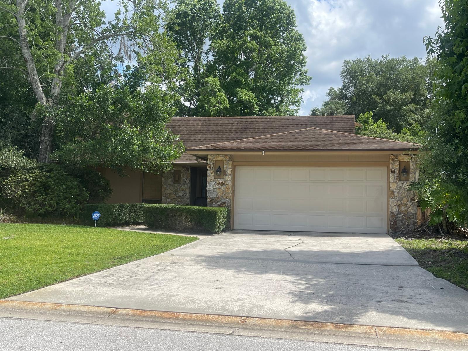226 W Cumberland Cir, FL
