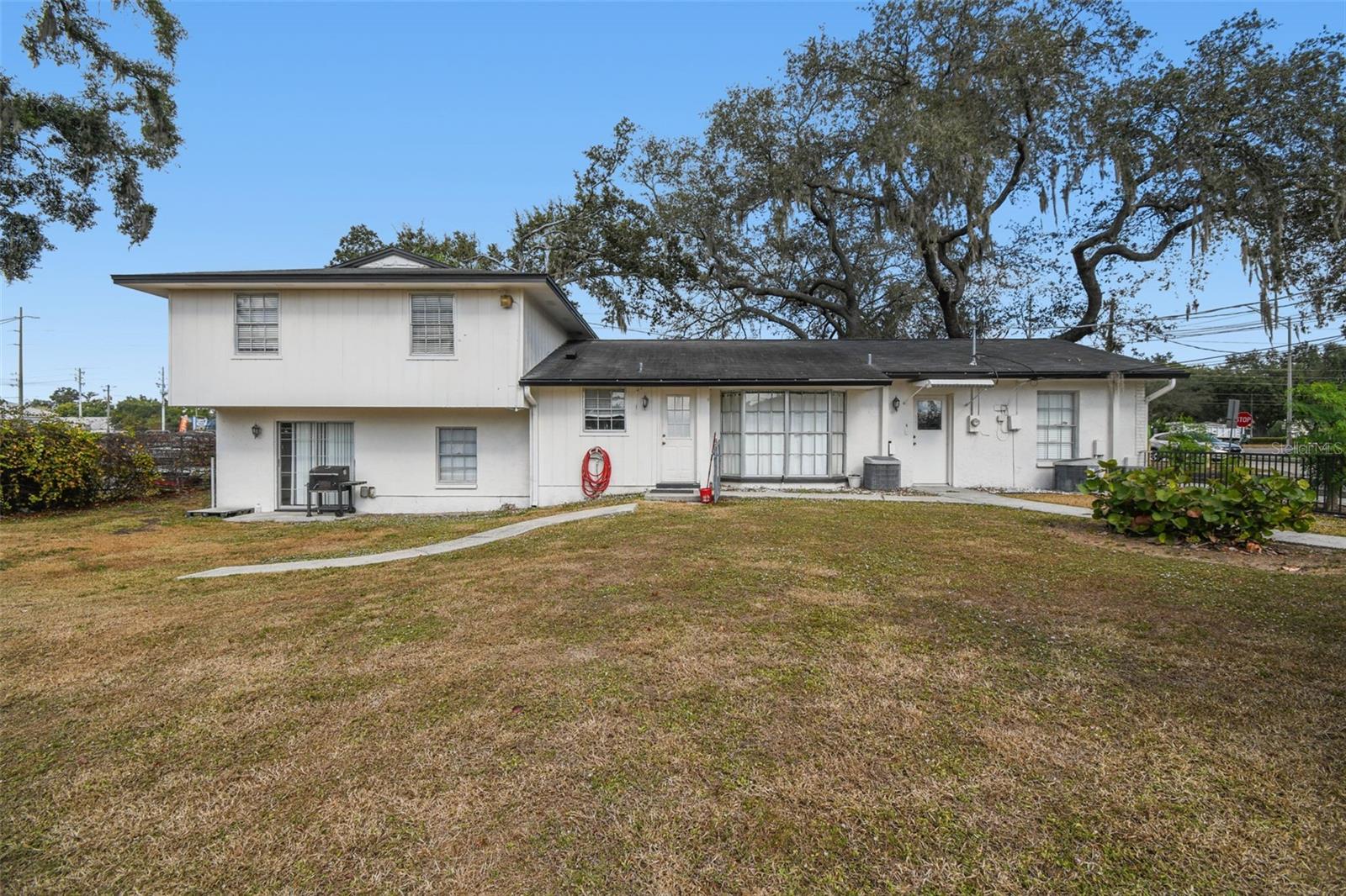855 Brandon Boulevard, FL