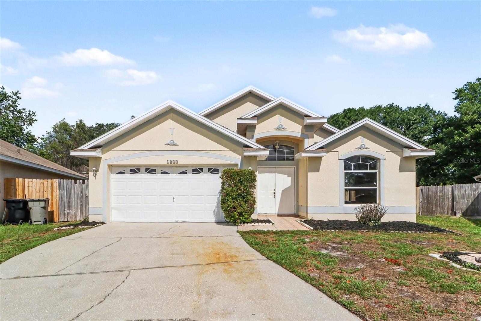 1040 Pineview Court, FL