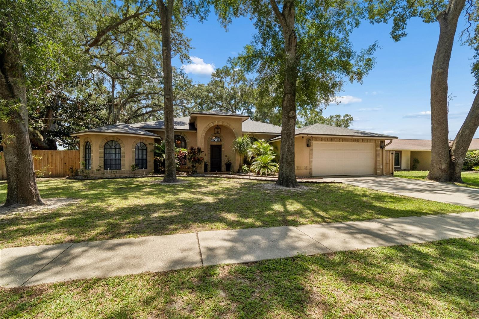 3602 Arlington Oaks Court, FL
