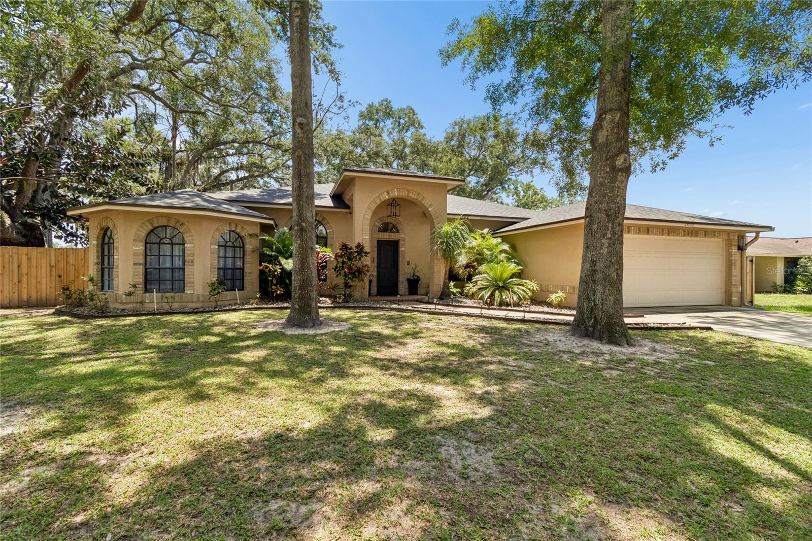 3602 Arlington Oaks Court, FL