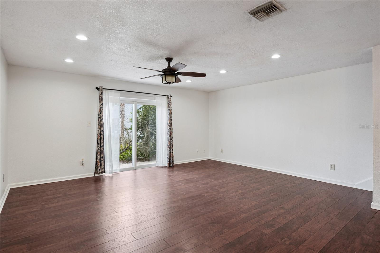 193 Lewfield Circle, FL