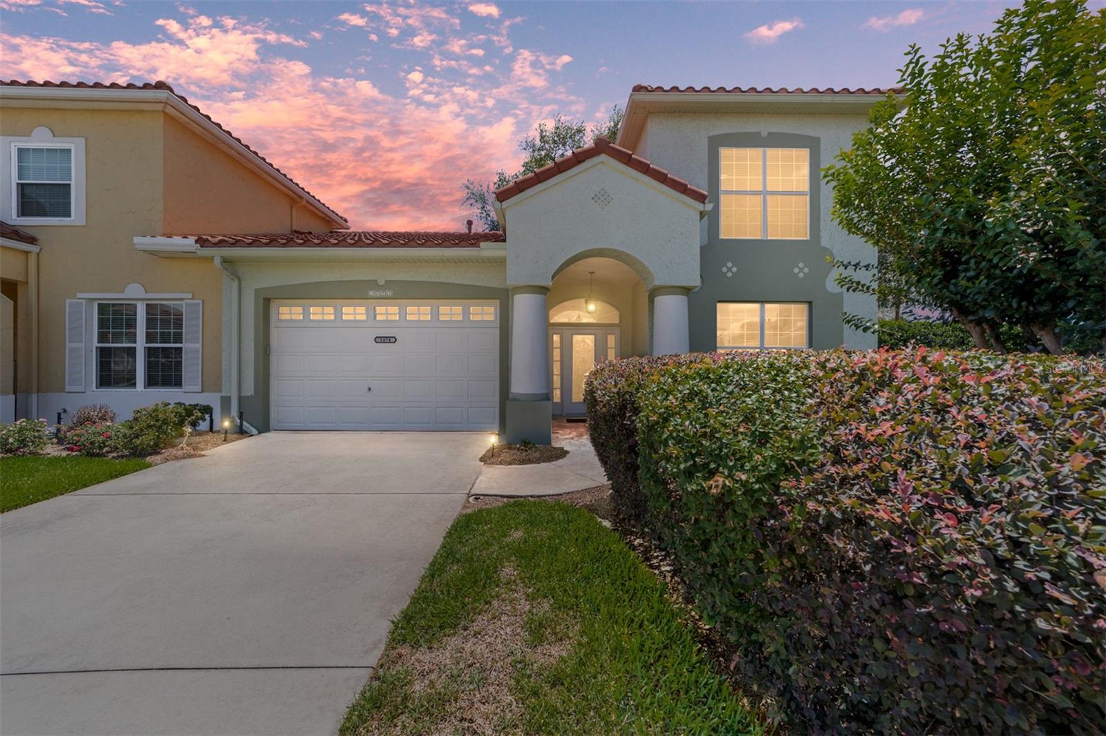 1074 Avenida Sonoma, FL