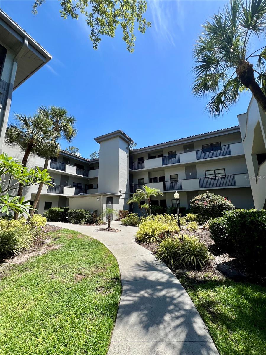 2650 Countryside Blvd #B302, FL