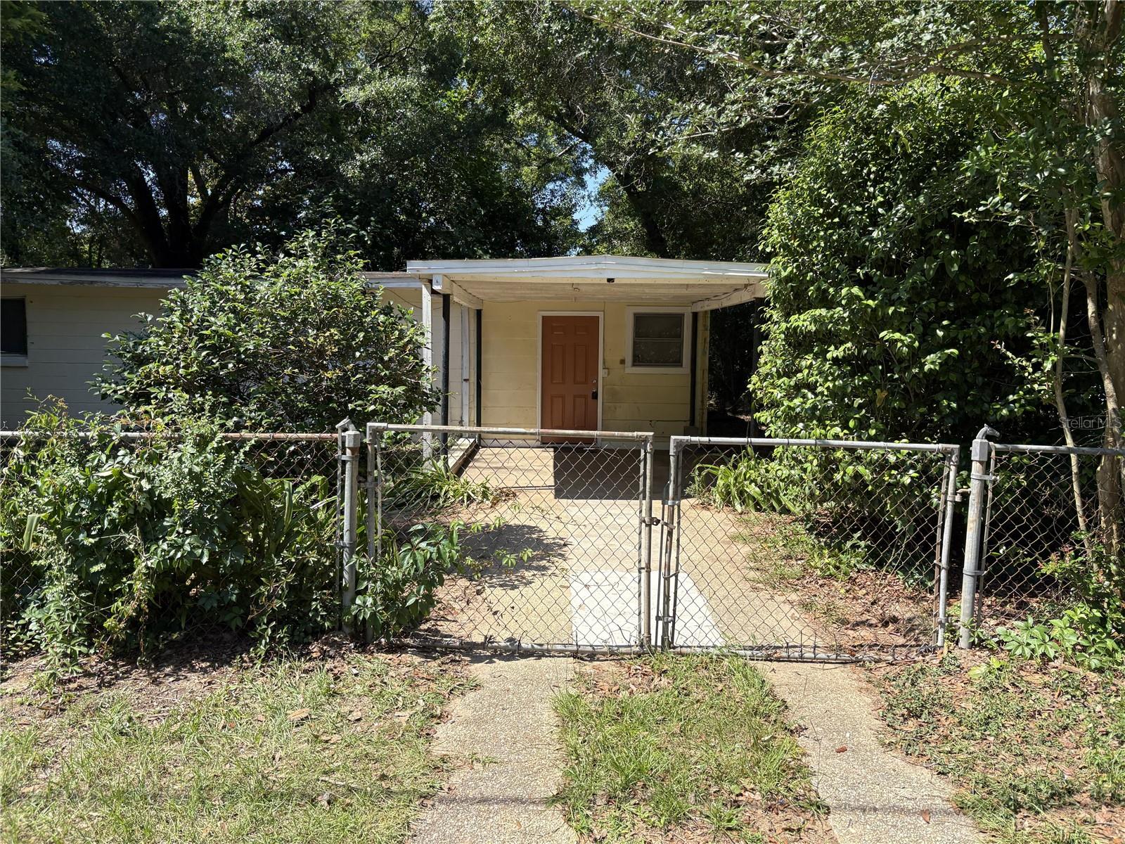 707 New York Dr, FL