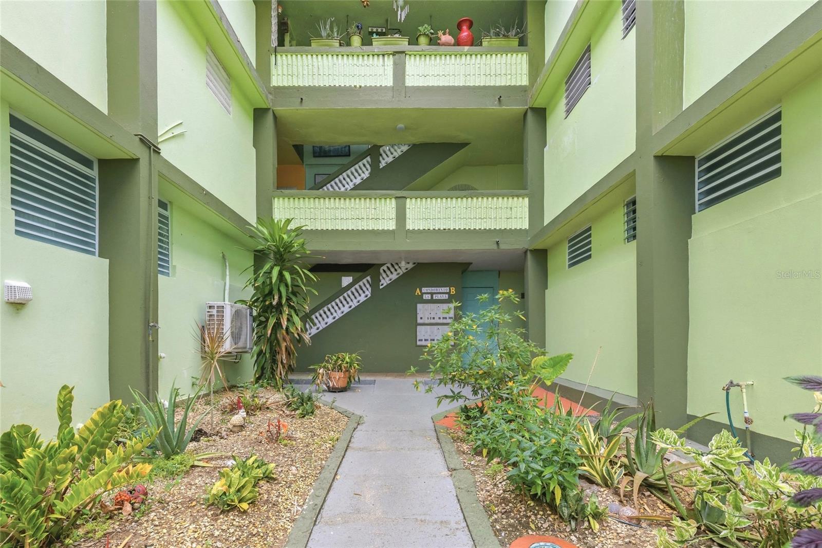 10 Calle Covalle Gandia St #201 B, PR