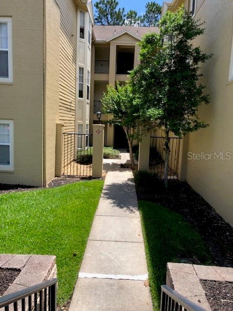 413 Summit Ridge Pl #305, FL
