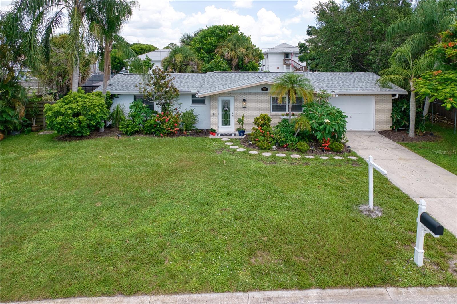 510 Dona Drive, FL
