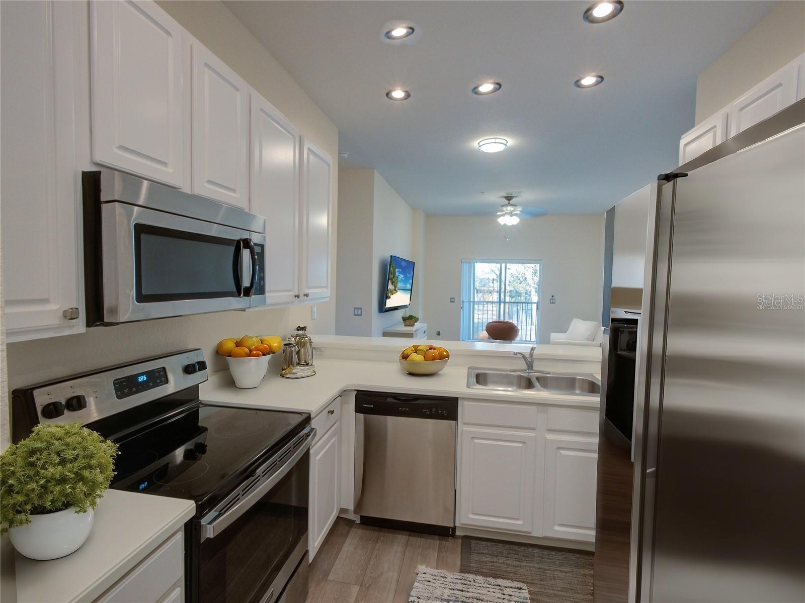 709 Lucaya Loop, FL