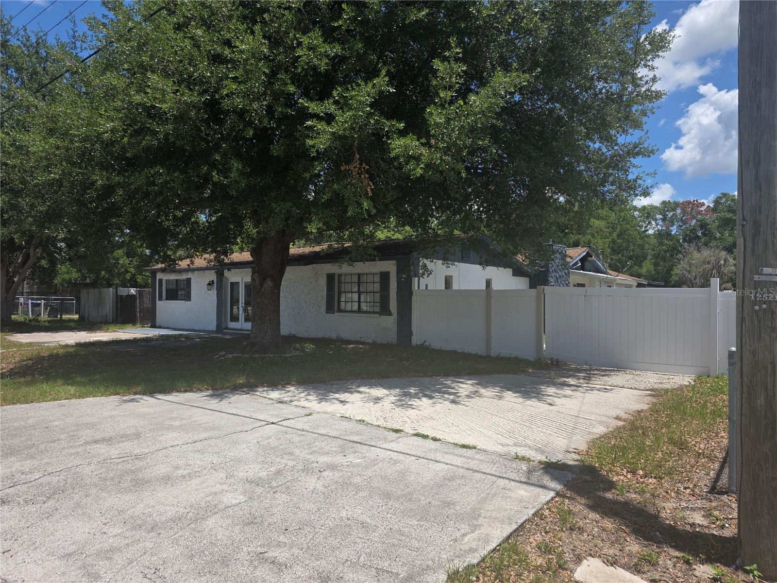 12521 Pittsfield Avenue, FL