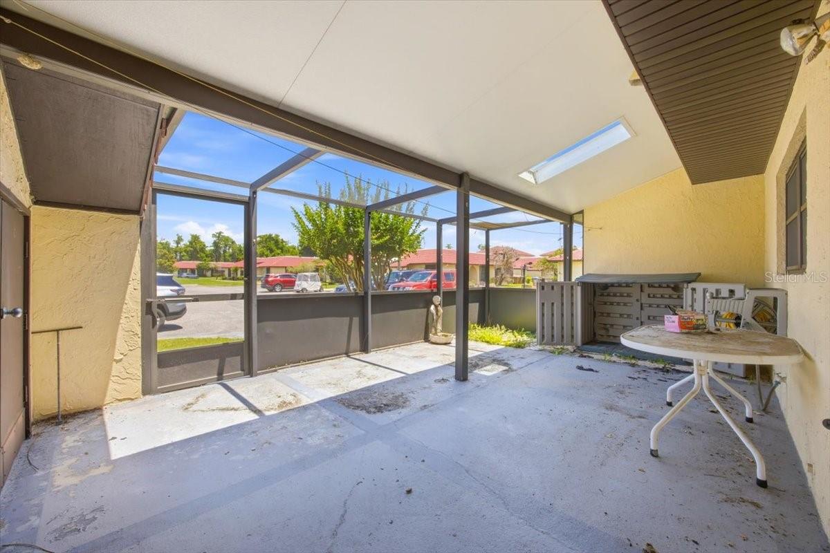 535 Hunter Circle, FL