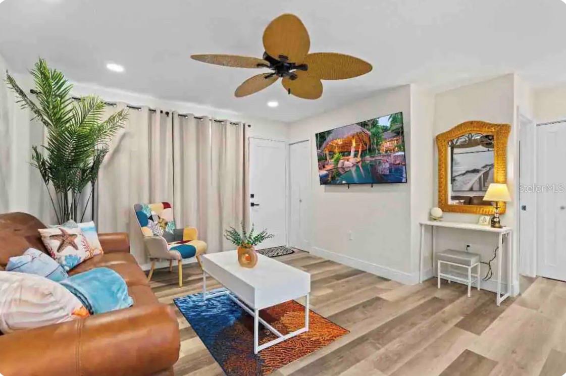 301 Hollywood Avenue, FL