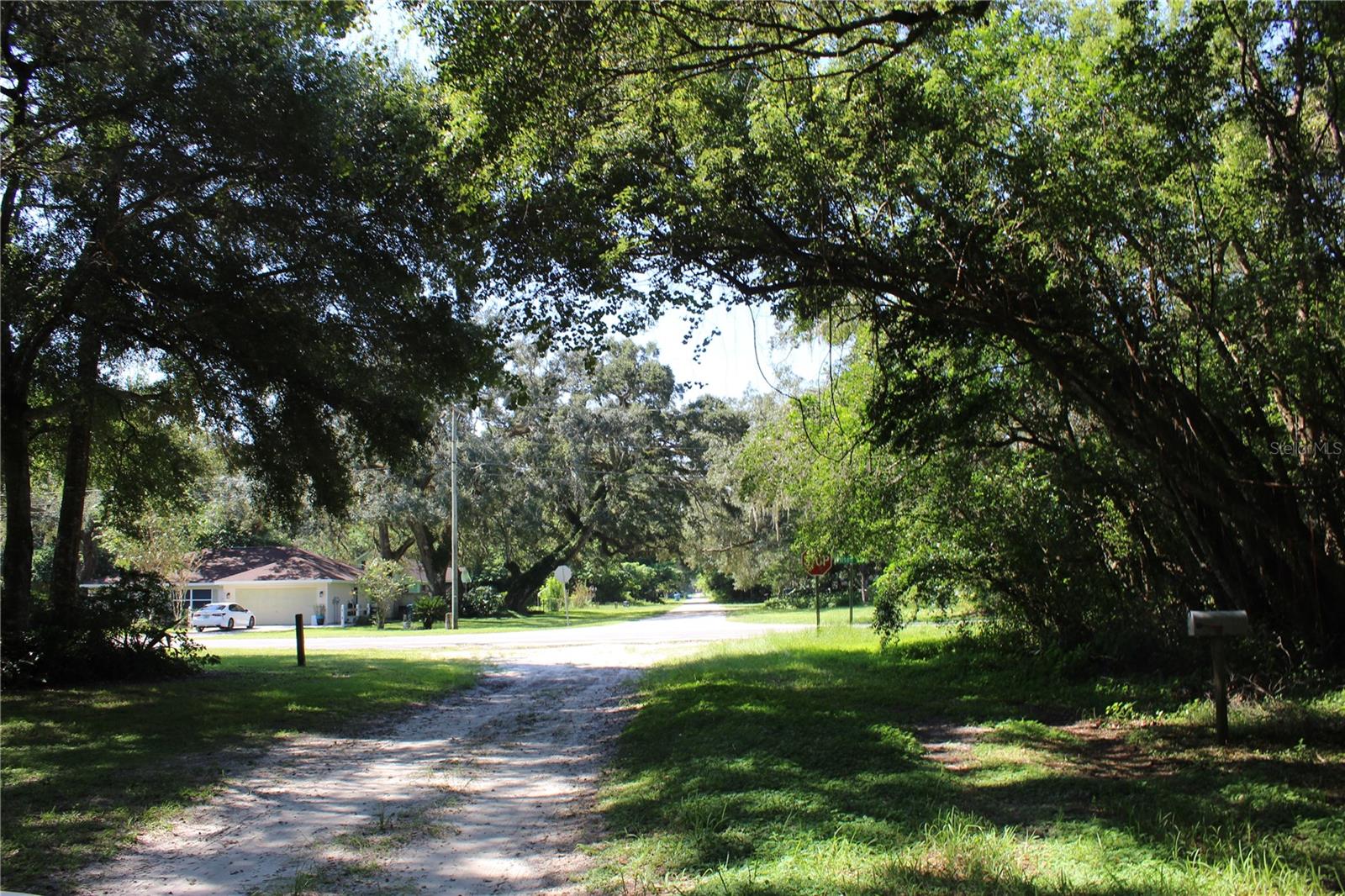 Grand Ave, FL